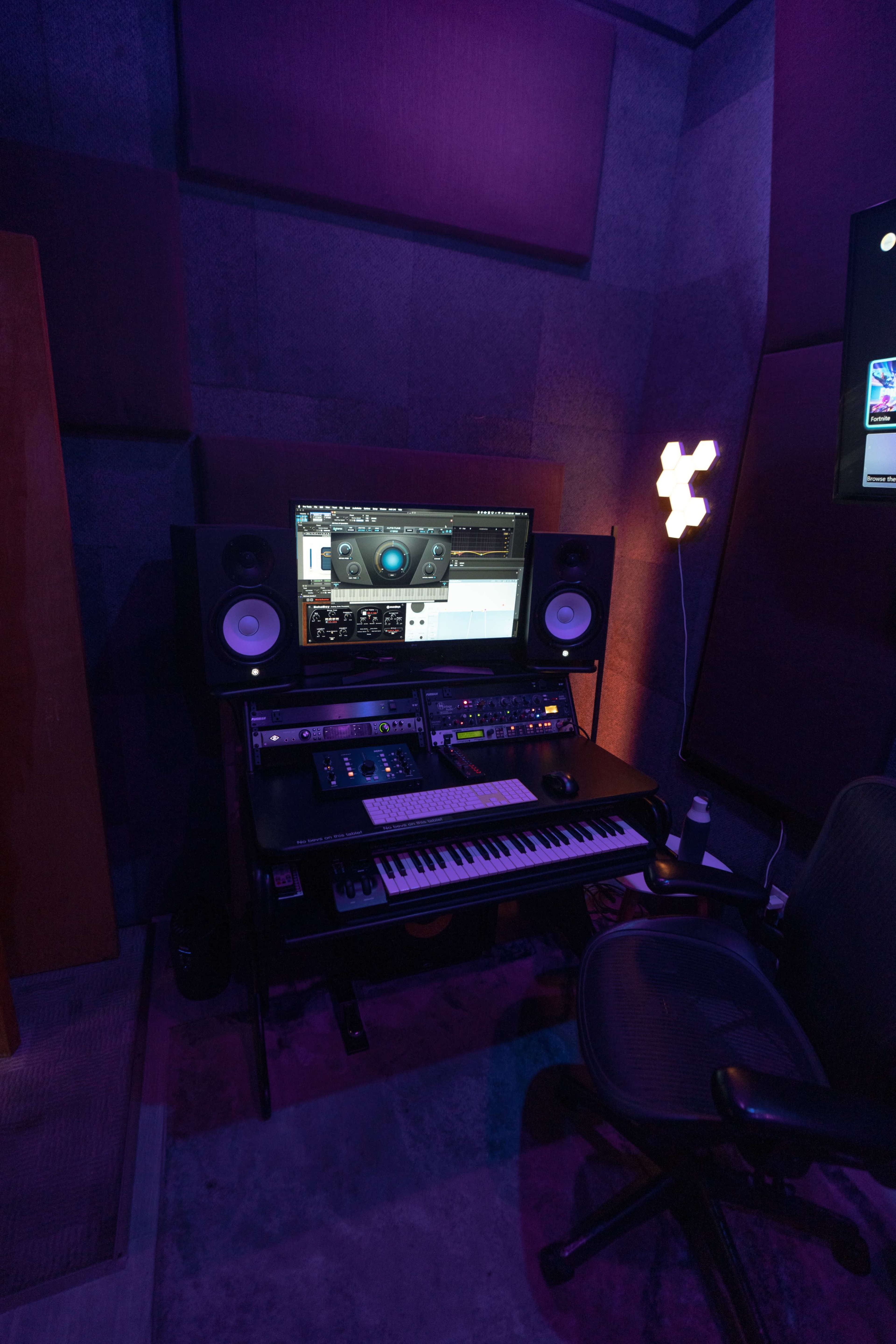 Cozy & Professional Brooklyn Recording Studio – Perfect for Creatives Image in Bushwick, Brooklyn, NY