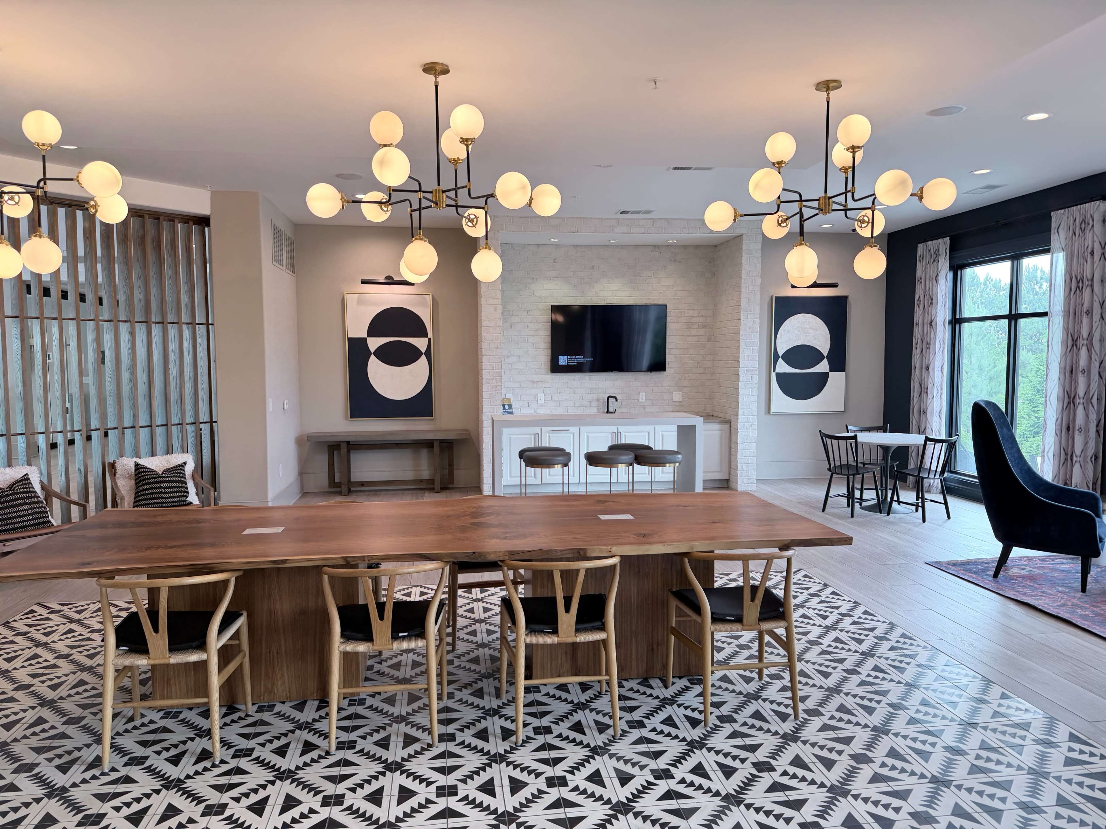 Chic Lounge @ The View Image in Woodstock, Woodstock, GA