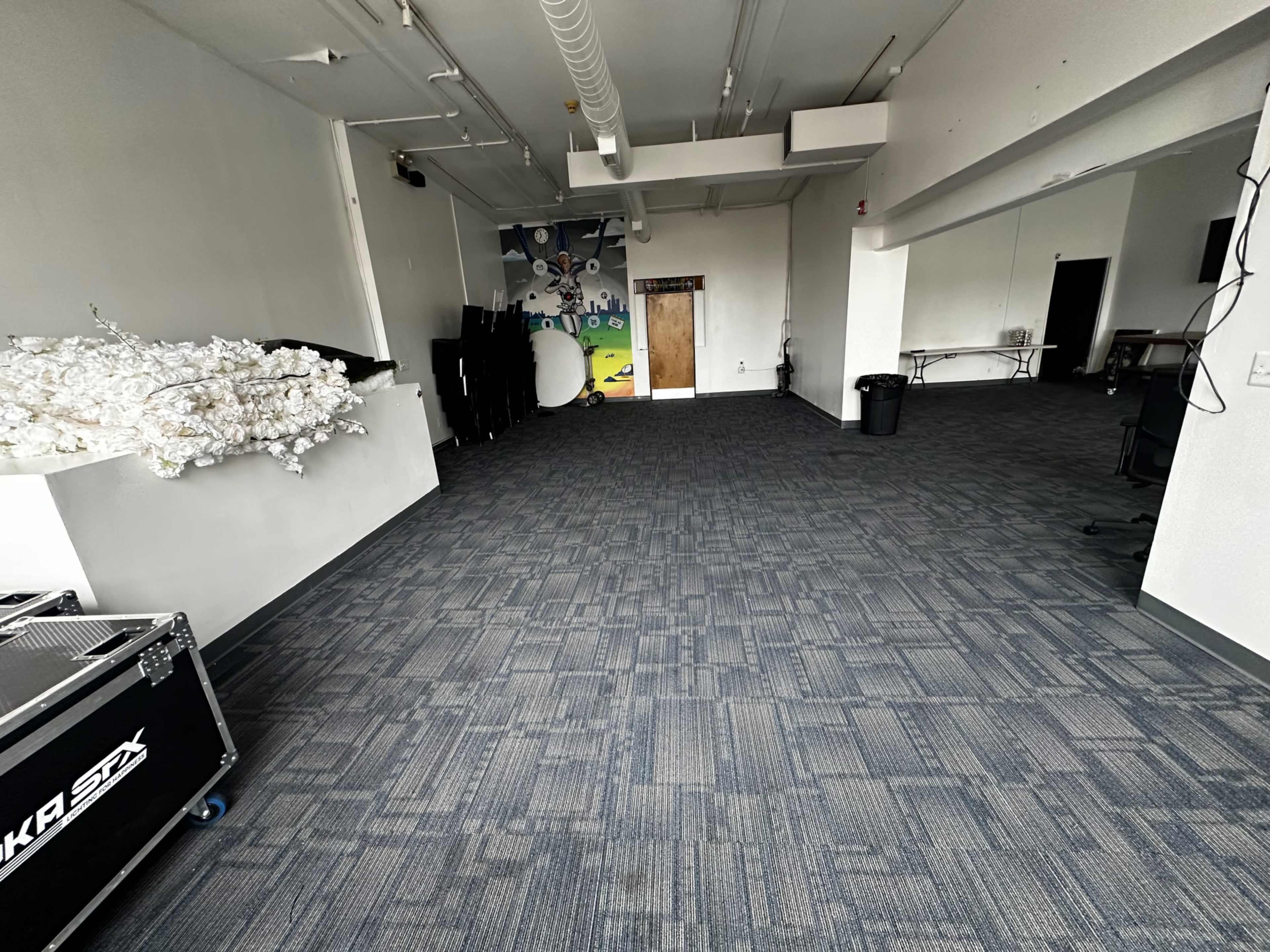 Downtown roomy space Image in Pontiac, Pontiac, MI