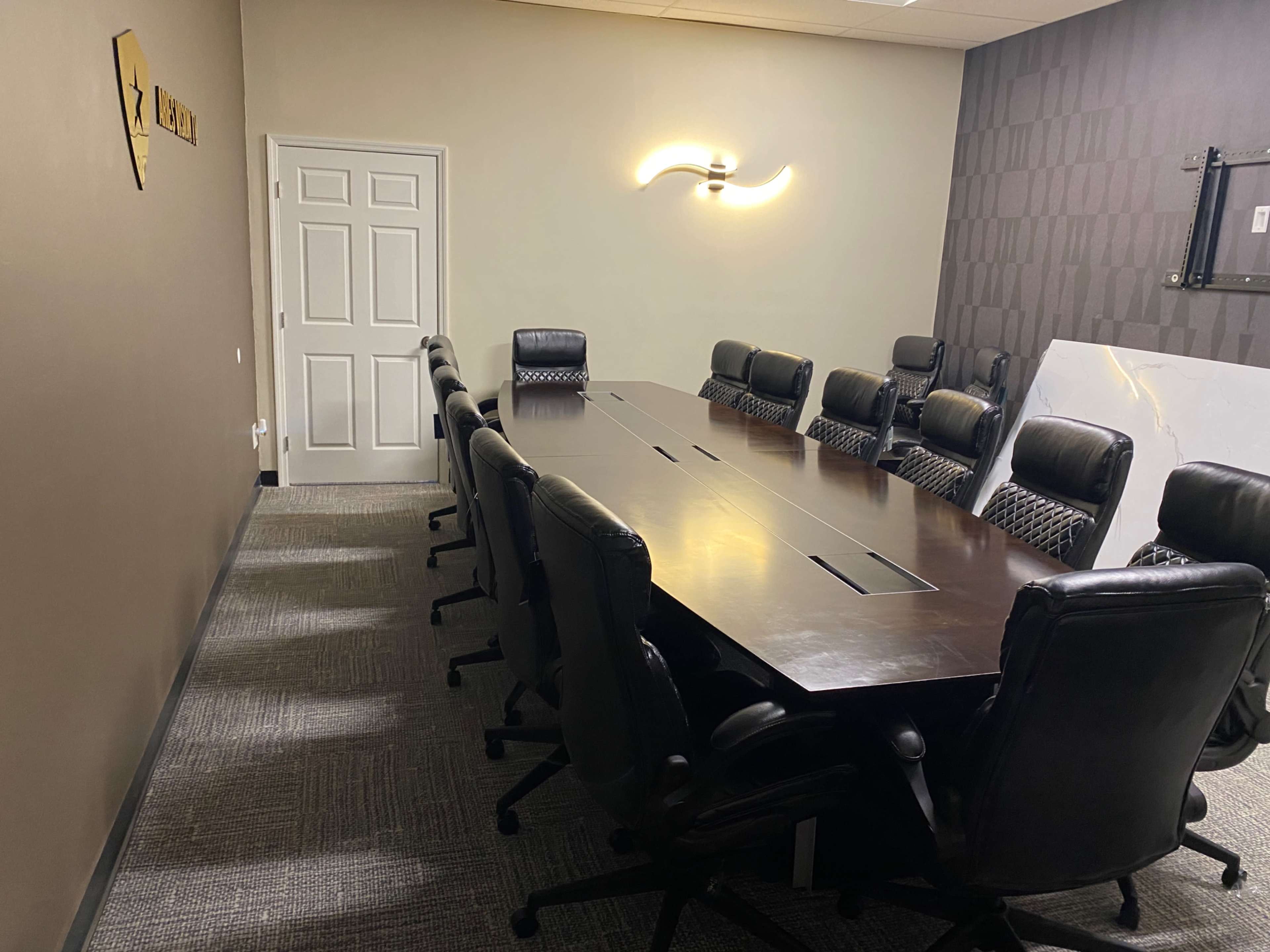 Perfect Place to Host a Variety of Events: Podcasts Corporate Events Photoshoots Live Streams Image in Plantation, Sunrise, FL