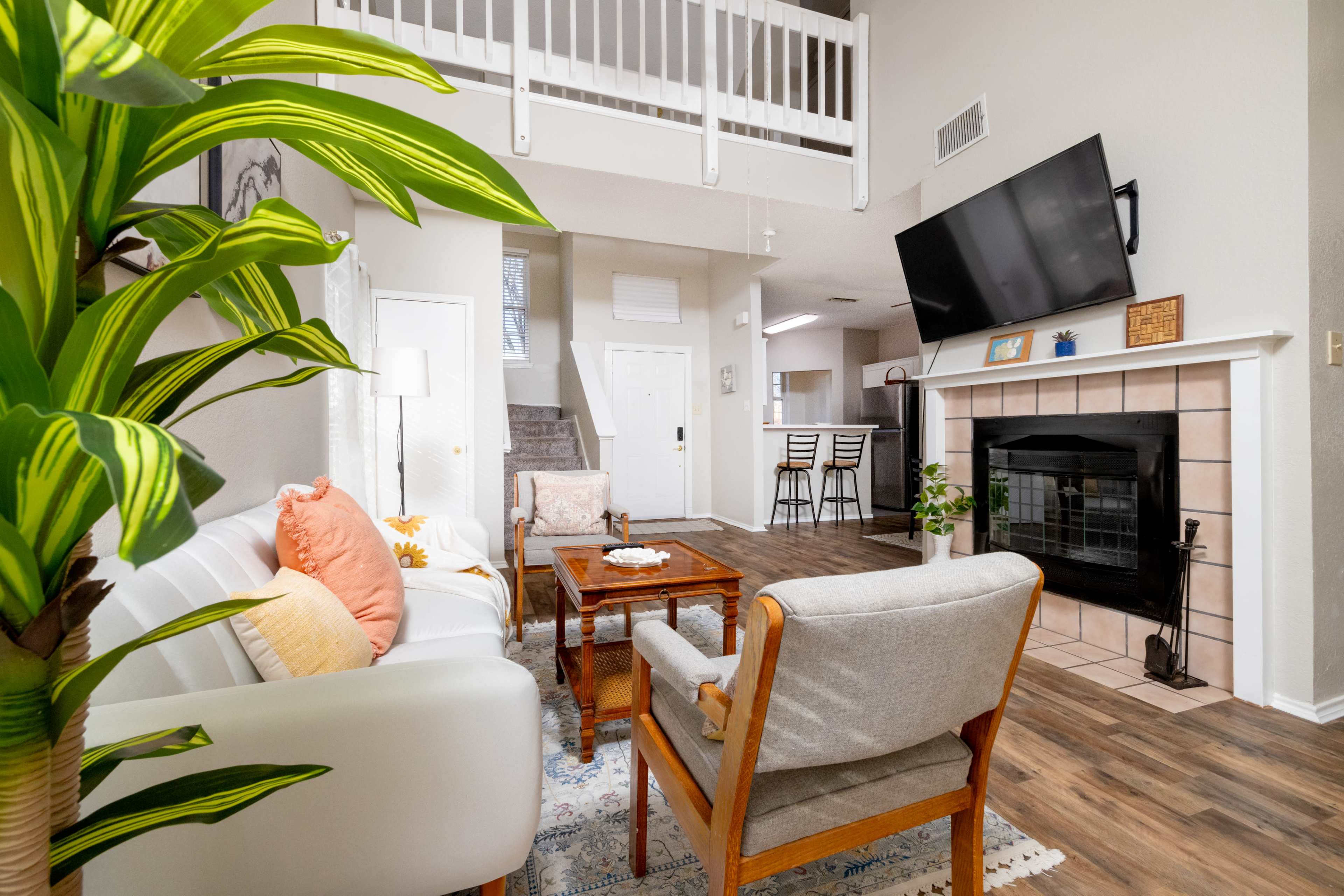 Private Duplex Retreat | Minutes to DFW & Shops Image in Euless, Euless, TX