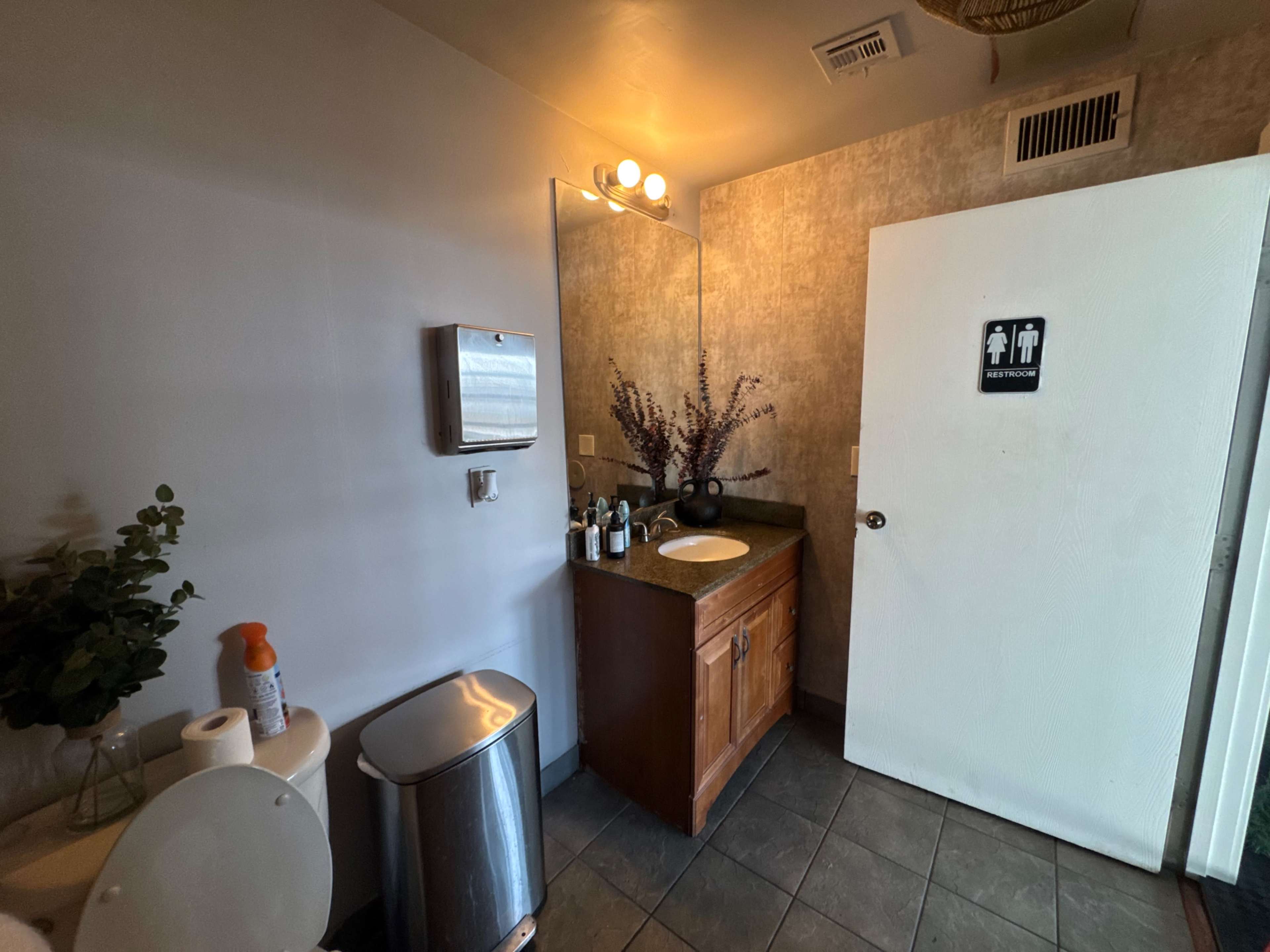 Clean Modern Boxing Gym - Ventura Blvd Image in Tarzana, Tarzana, CA