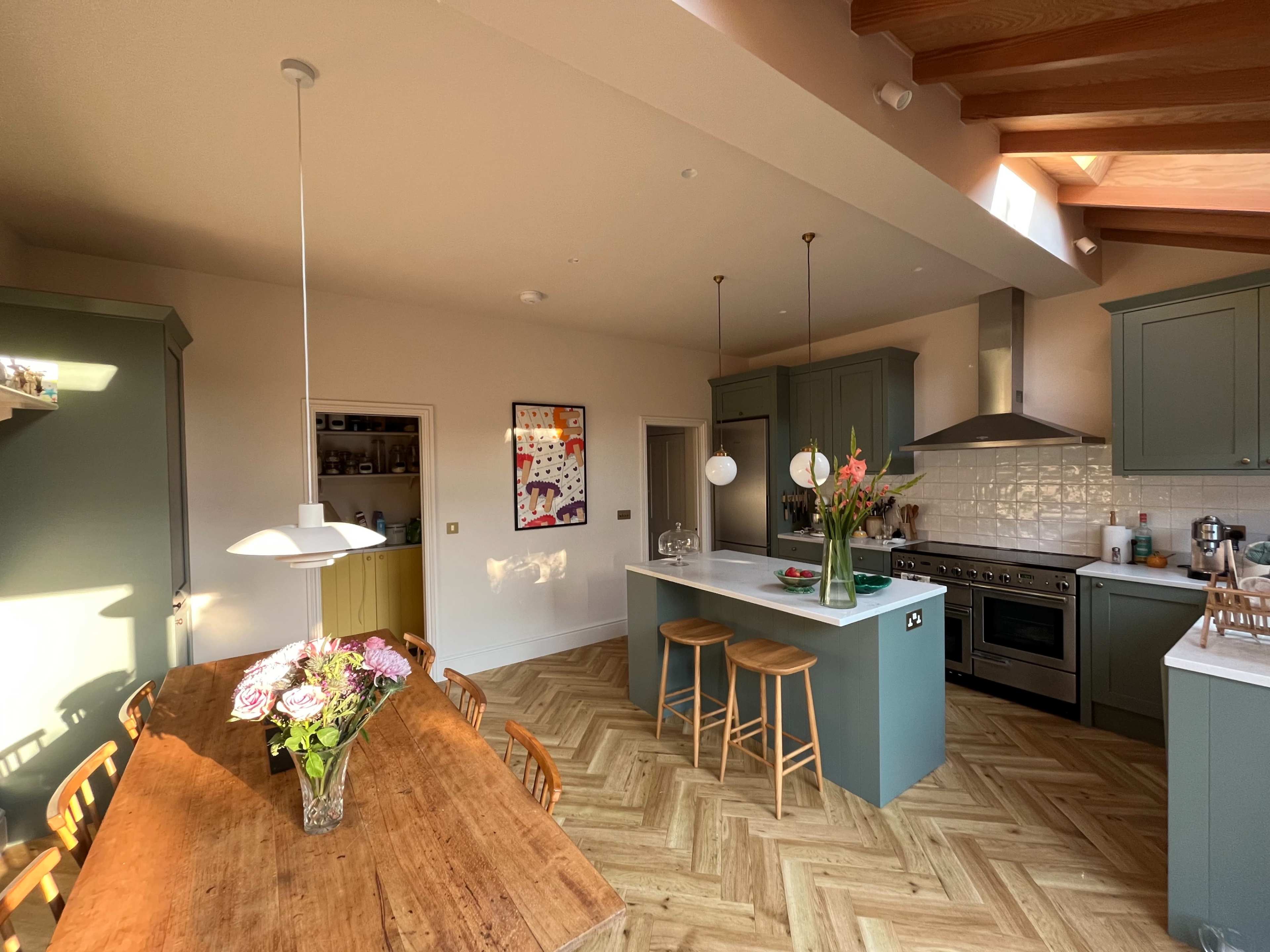 Warm, natural East London kitchen Image in Bushwood, London, ENG