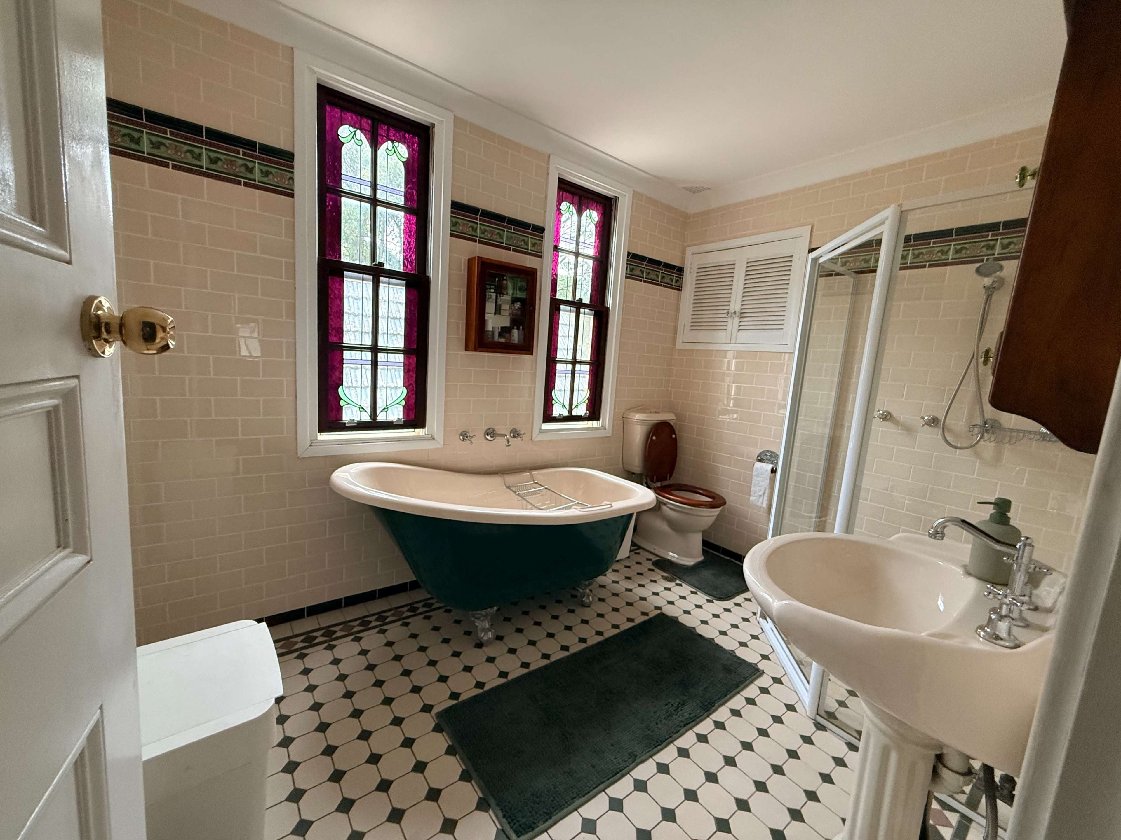 * NEW SPACE RATE*Secluded Fairytale cottage Image in Leumeah, Leumeah, NSW