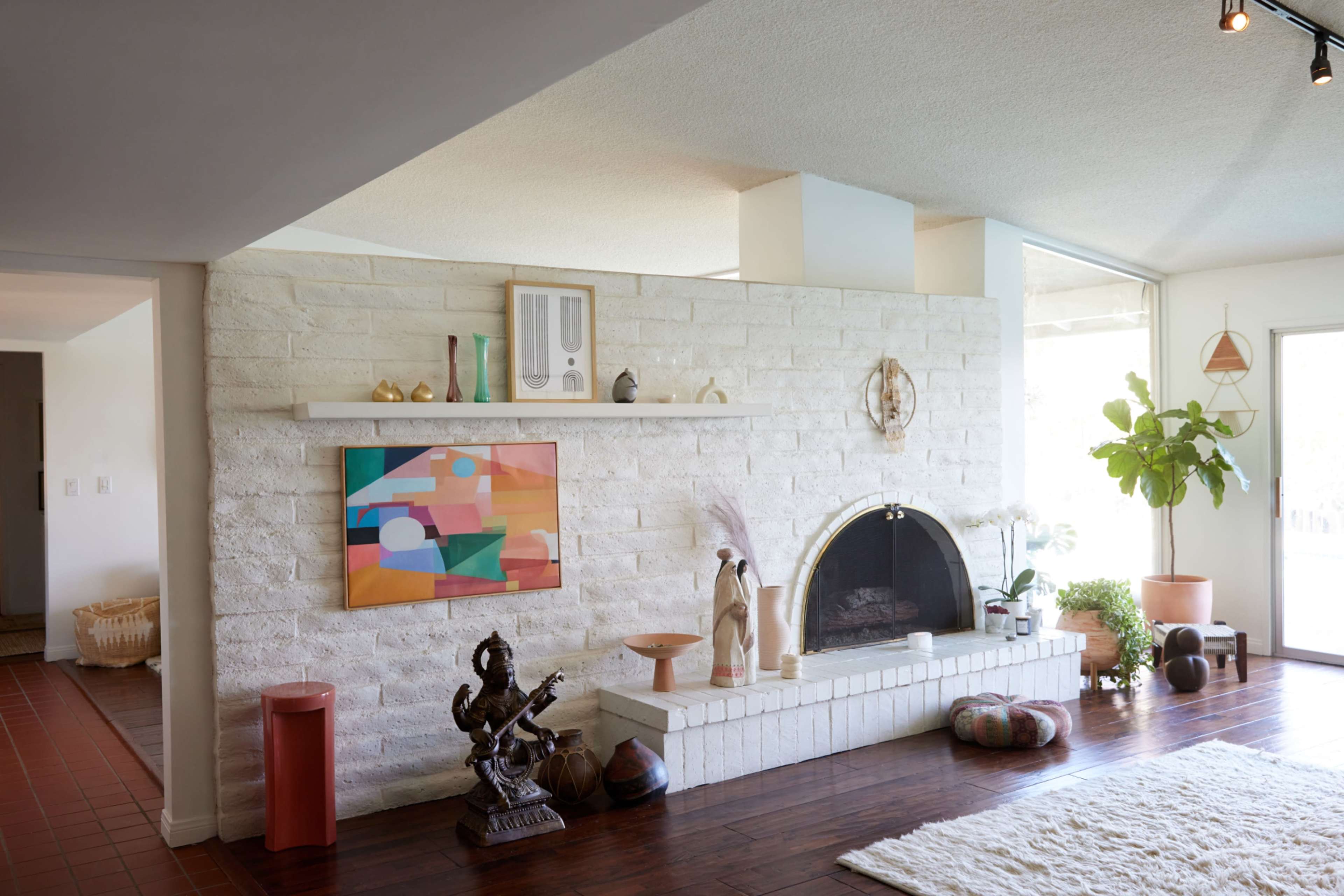 Step Into 1960s Style – A Mid-Century Modern Time Capsule Perfect for Shoots Image in Greater Mulwood, Calabasas, CA