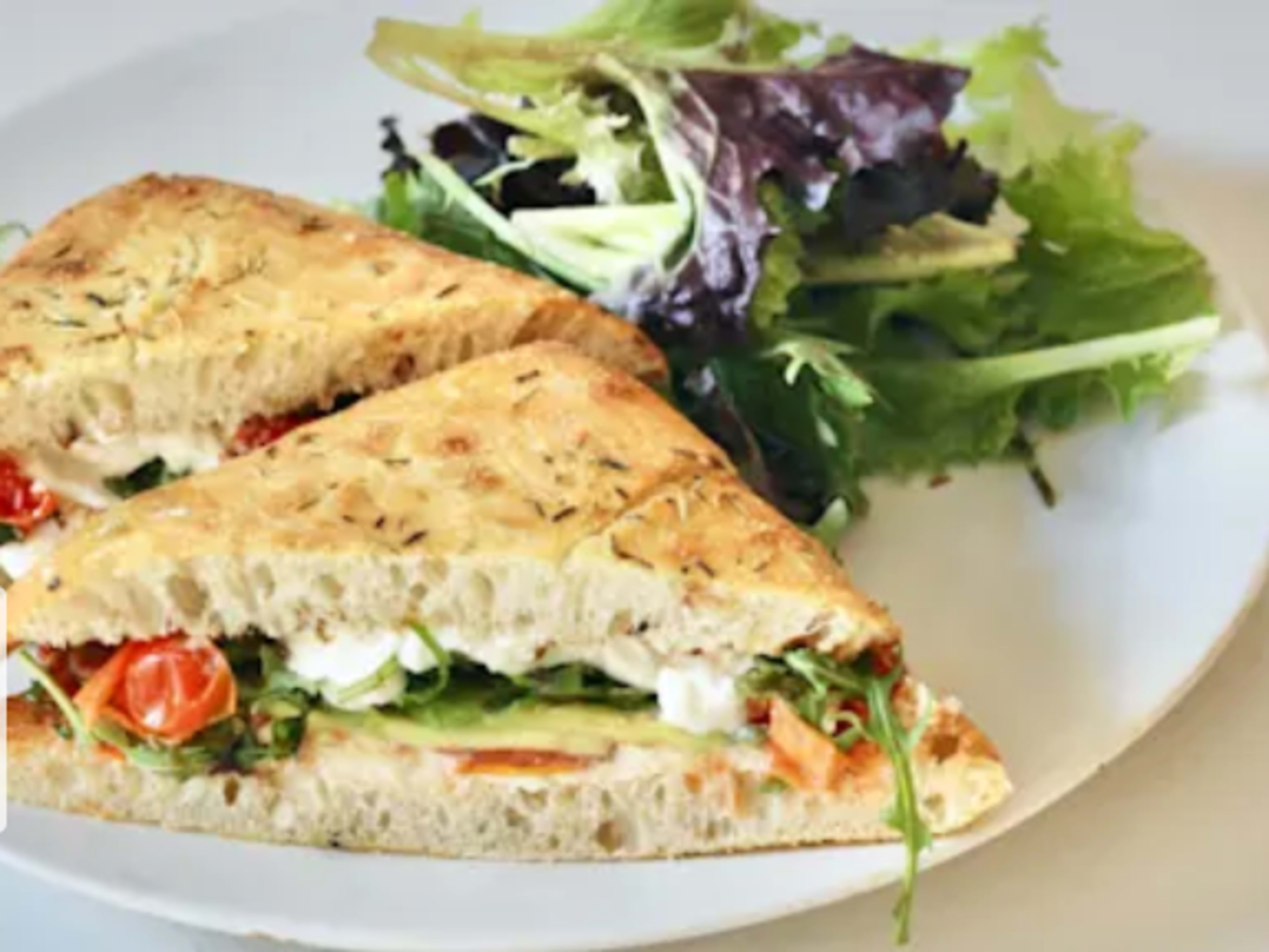 Avocado Burrata (vegetarian)