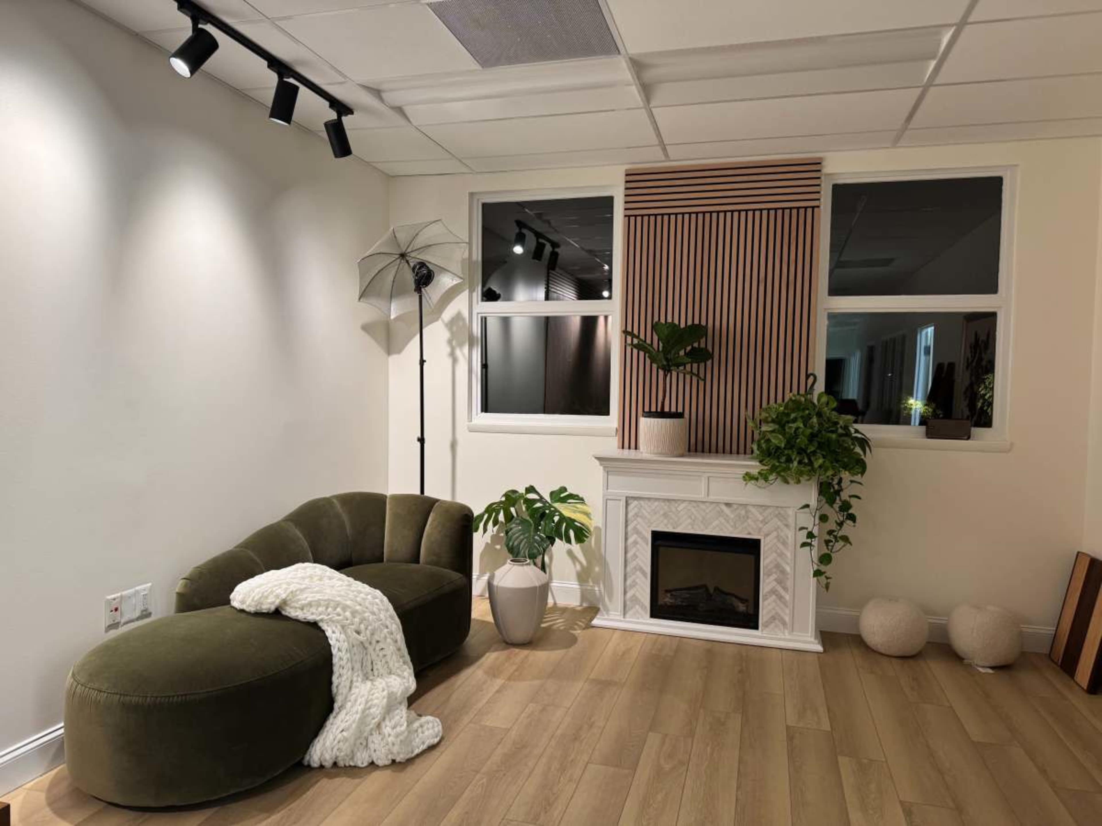 Fully Equipped Modern Event and Creator Studio in Northern VA (The Thai Constellation) Image in Merrifield, Fairfax, VA