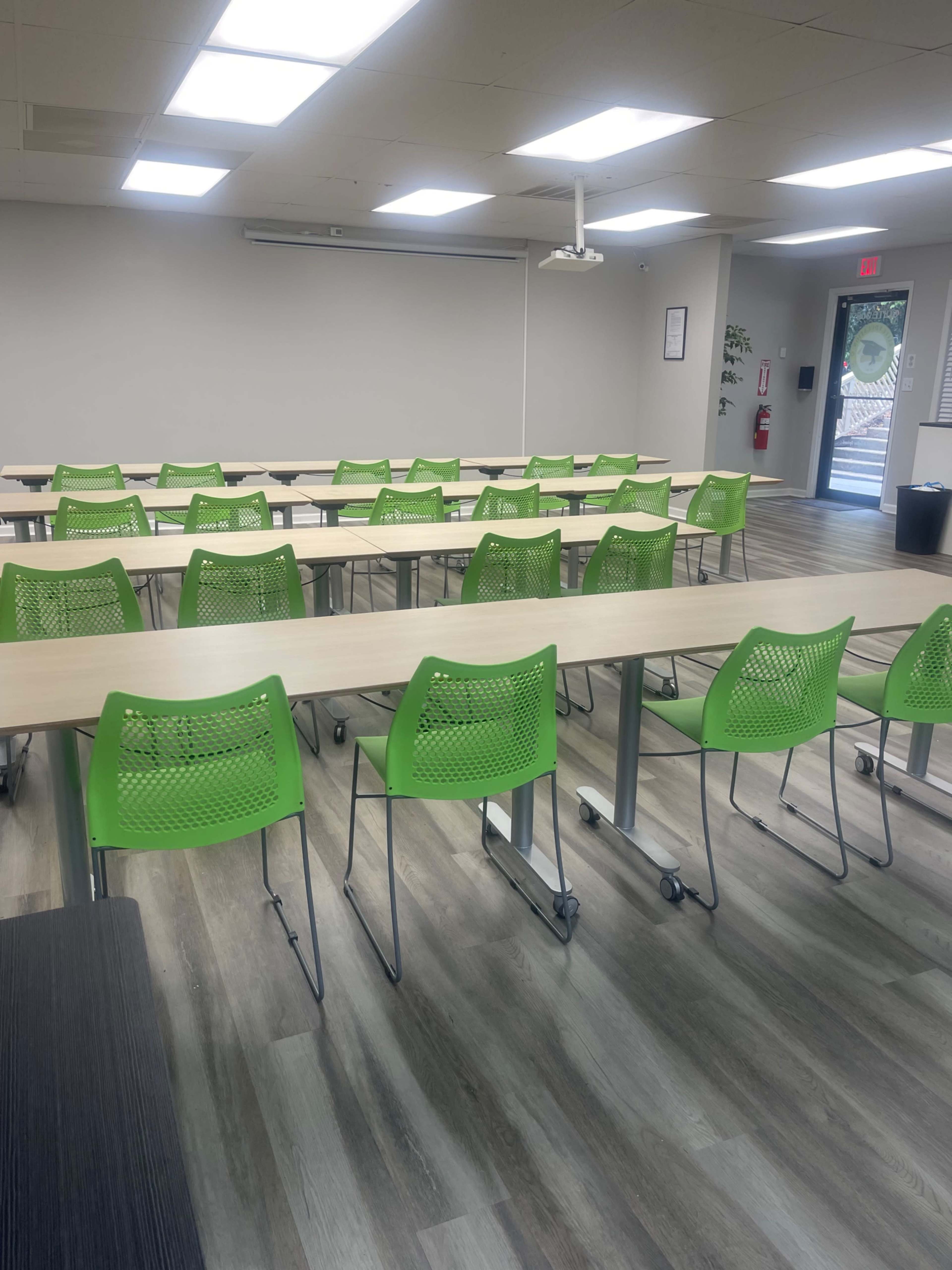 Spacious classroom with projector Image in Sandy Springs, Sandy springs, GA