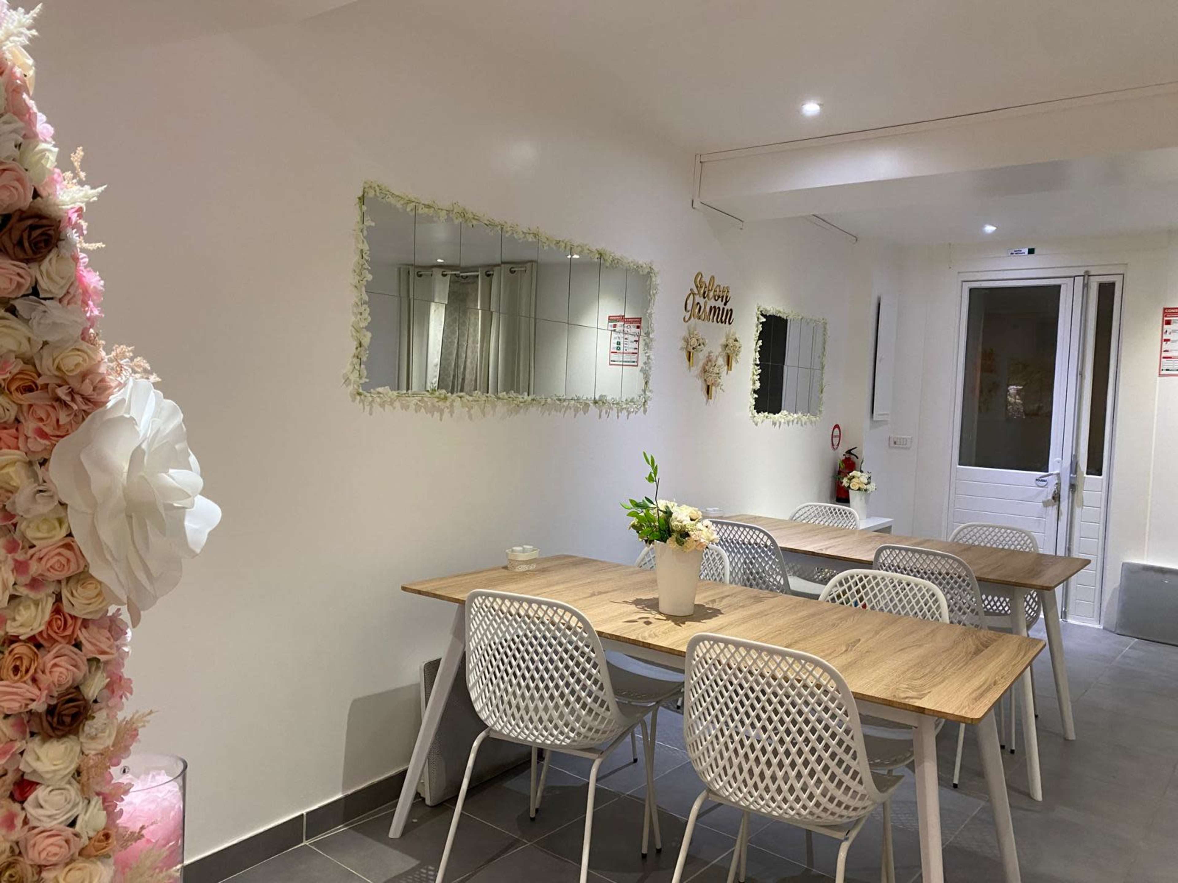 Lieu Instagrammable : Décoration chic pour photos et événements Image in , MONTLUEL