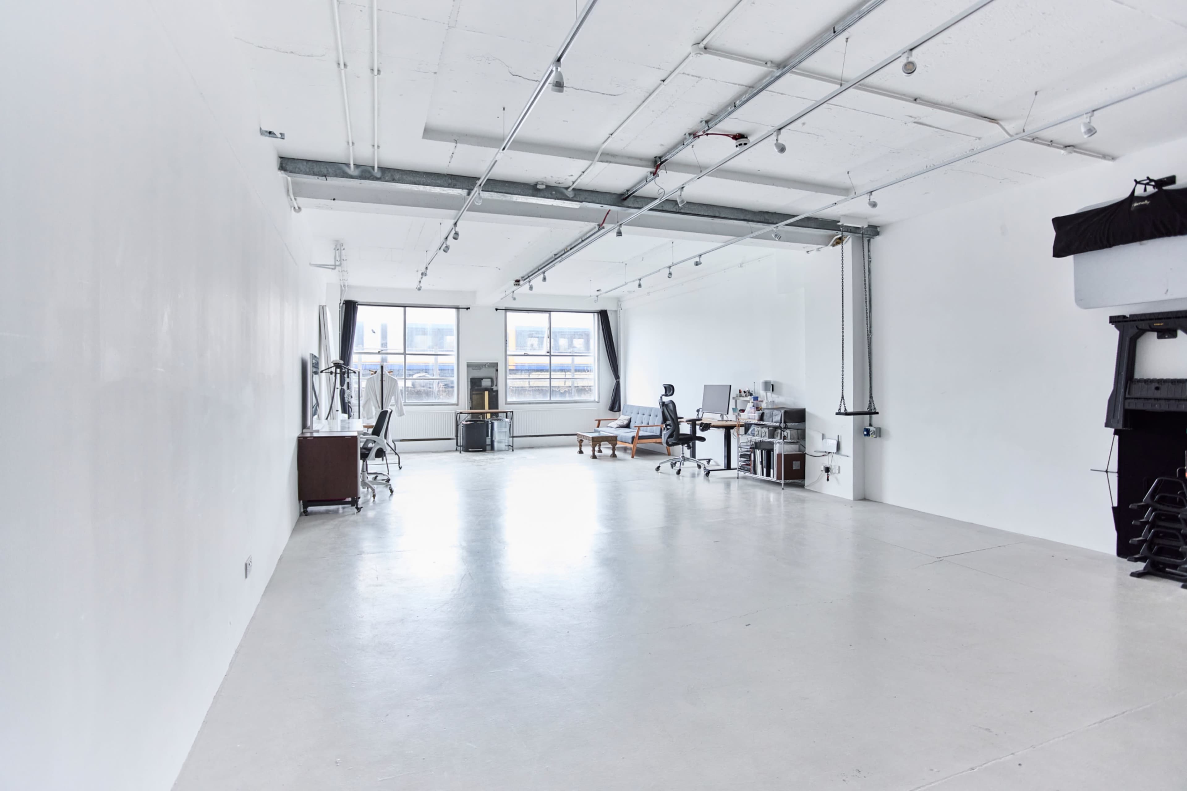 745 Sq Ft Natural Light Photo Studio Image in Hackney, London, ENG