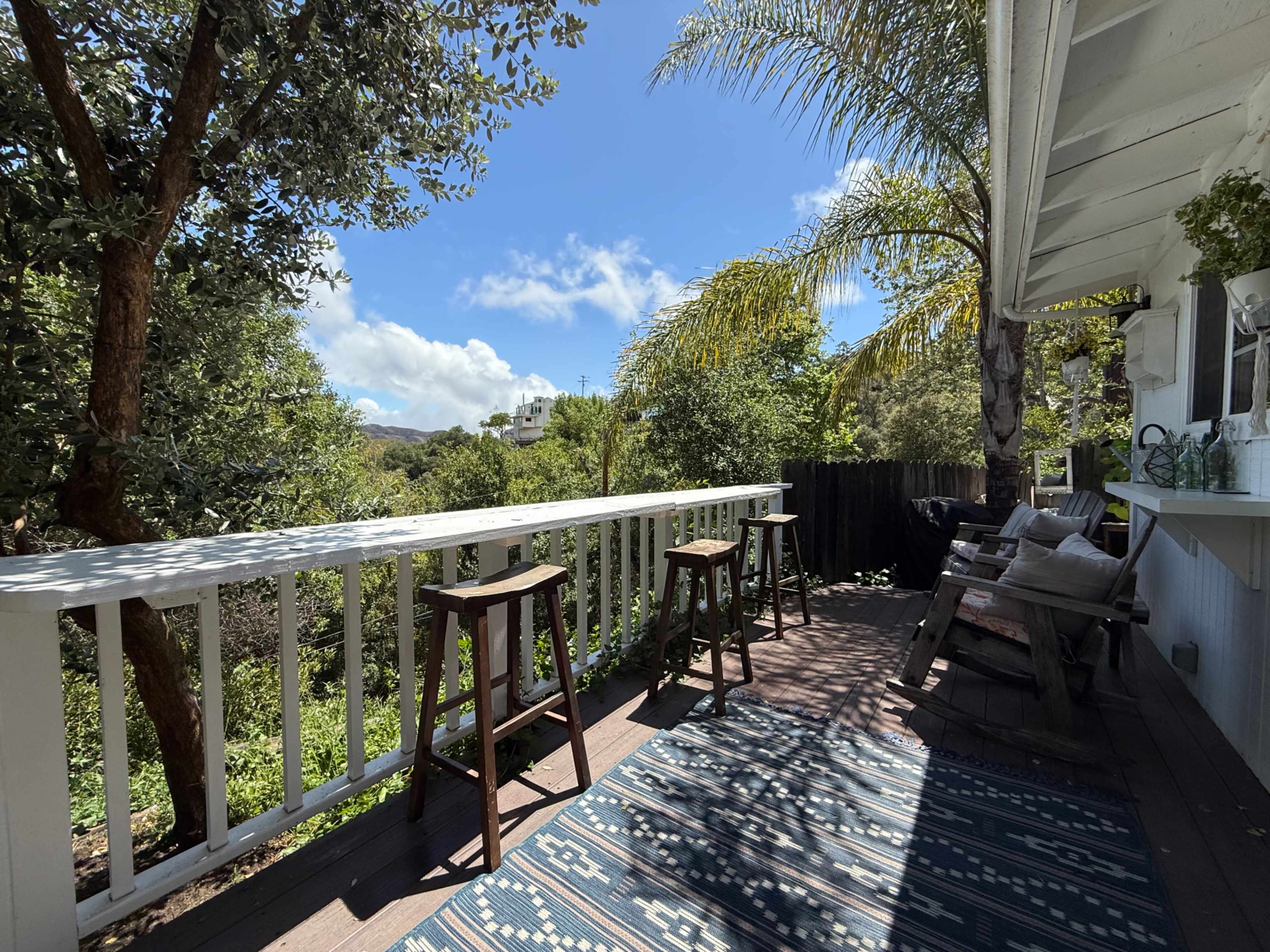 Farmhouse Themed Guesthouse w Outdoor Clawfoot Tub Image in Fernwood, Topanga, CA