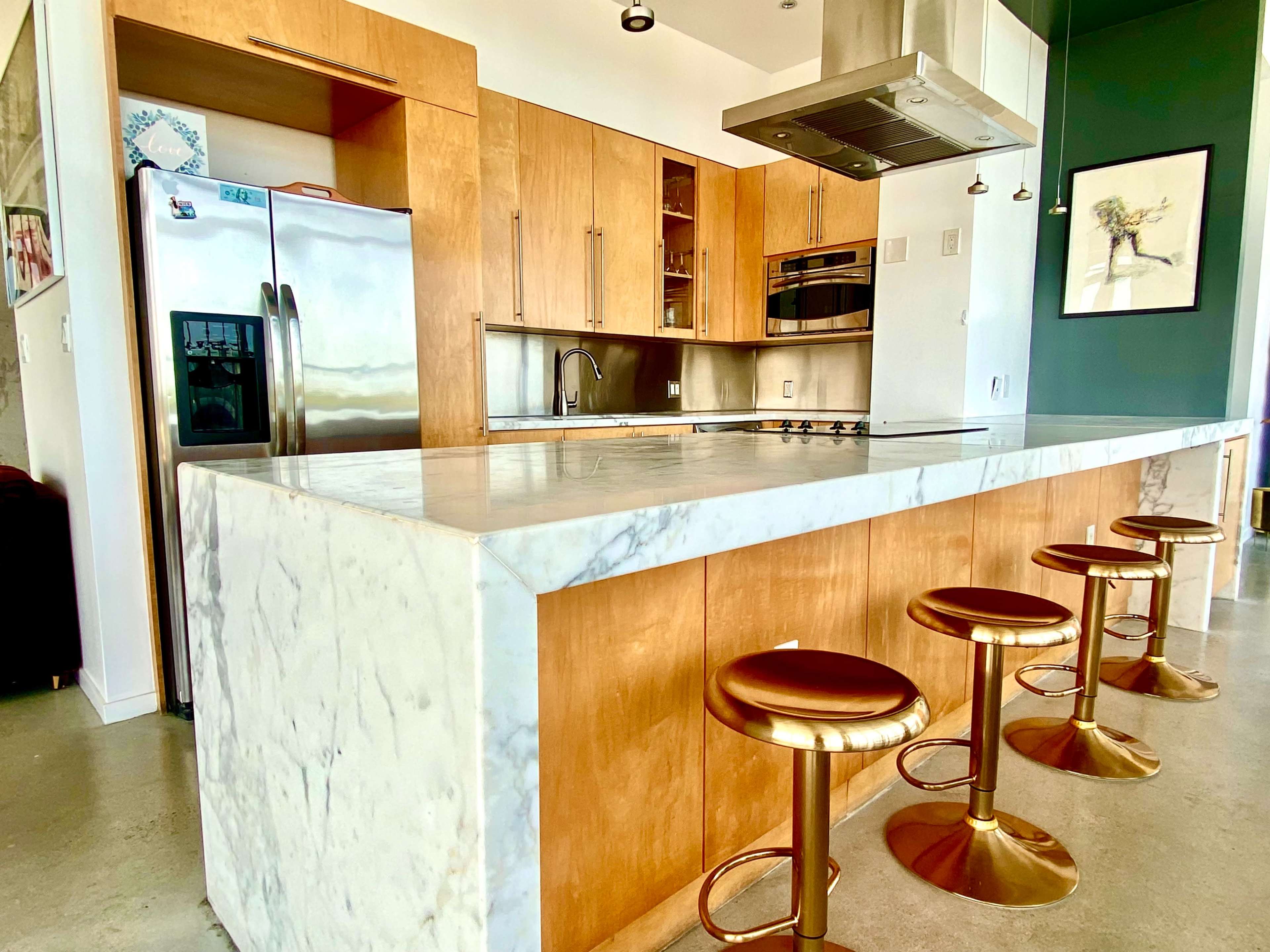 GORGEOUS + SPACIOUS RETRO LOFT Image in Upper East Side, Miami, FL