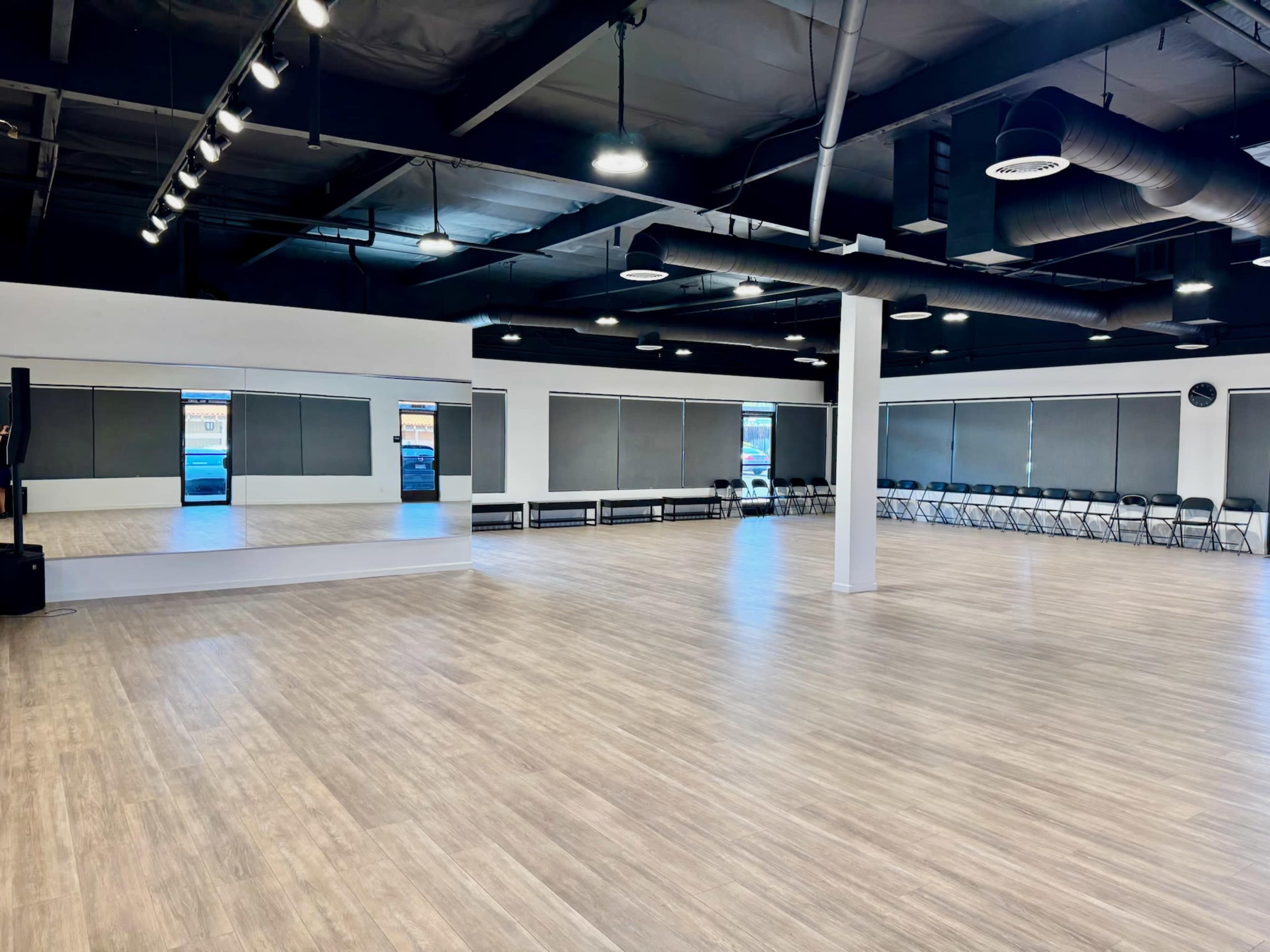 2500 sq ft Dance Studio with great lighting and free onsite parking in central San Diego Image in Kearny Mesa, San Diego, CA
