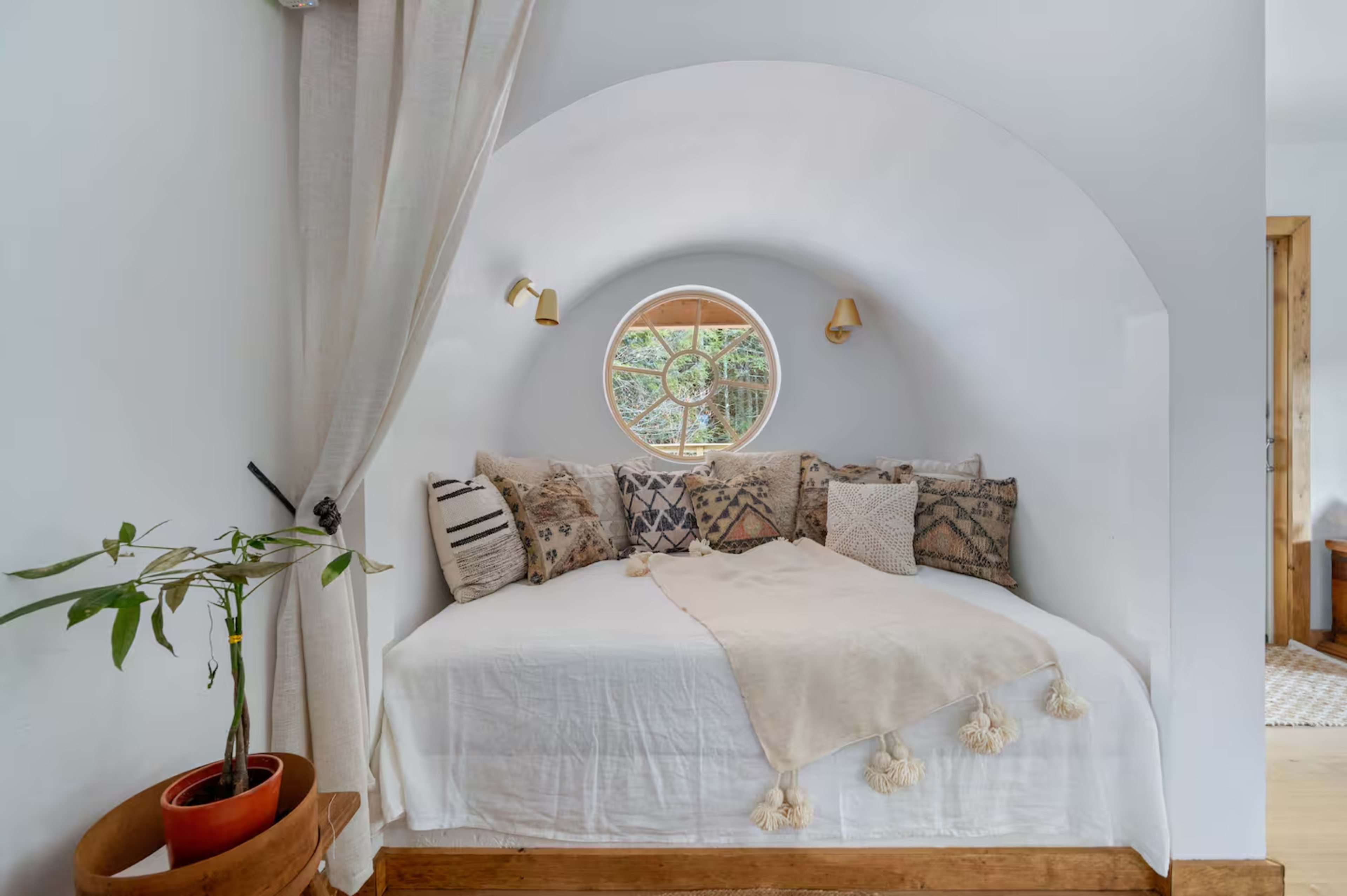 Rustic Scandinavian with Creek Image in Jewett, East Jewett, NY