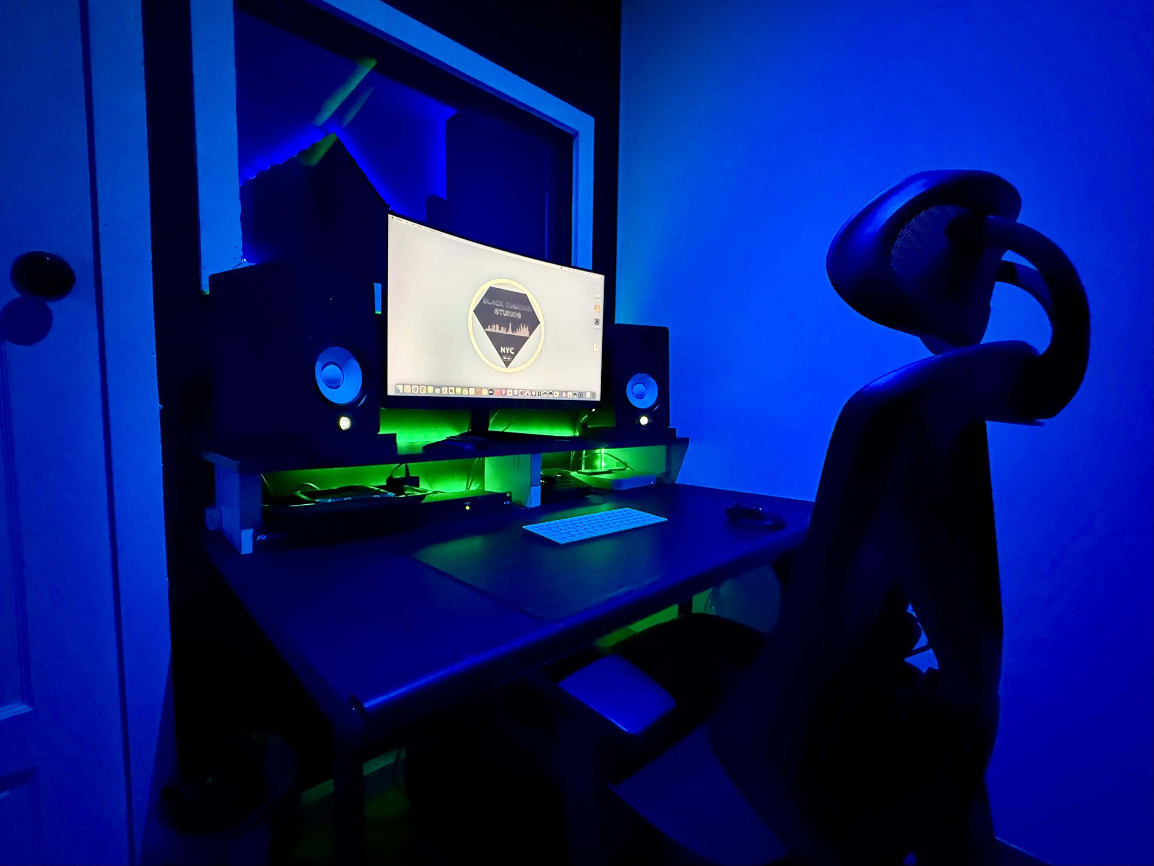 Private Recording Studio in Williamsburg (PRO ENGINEER INCLUDED!) Image in East Williamsburg, Brooklyn, NY