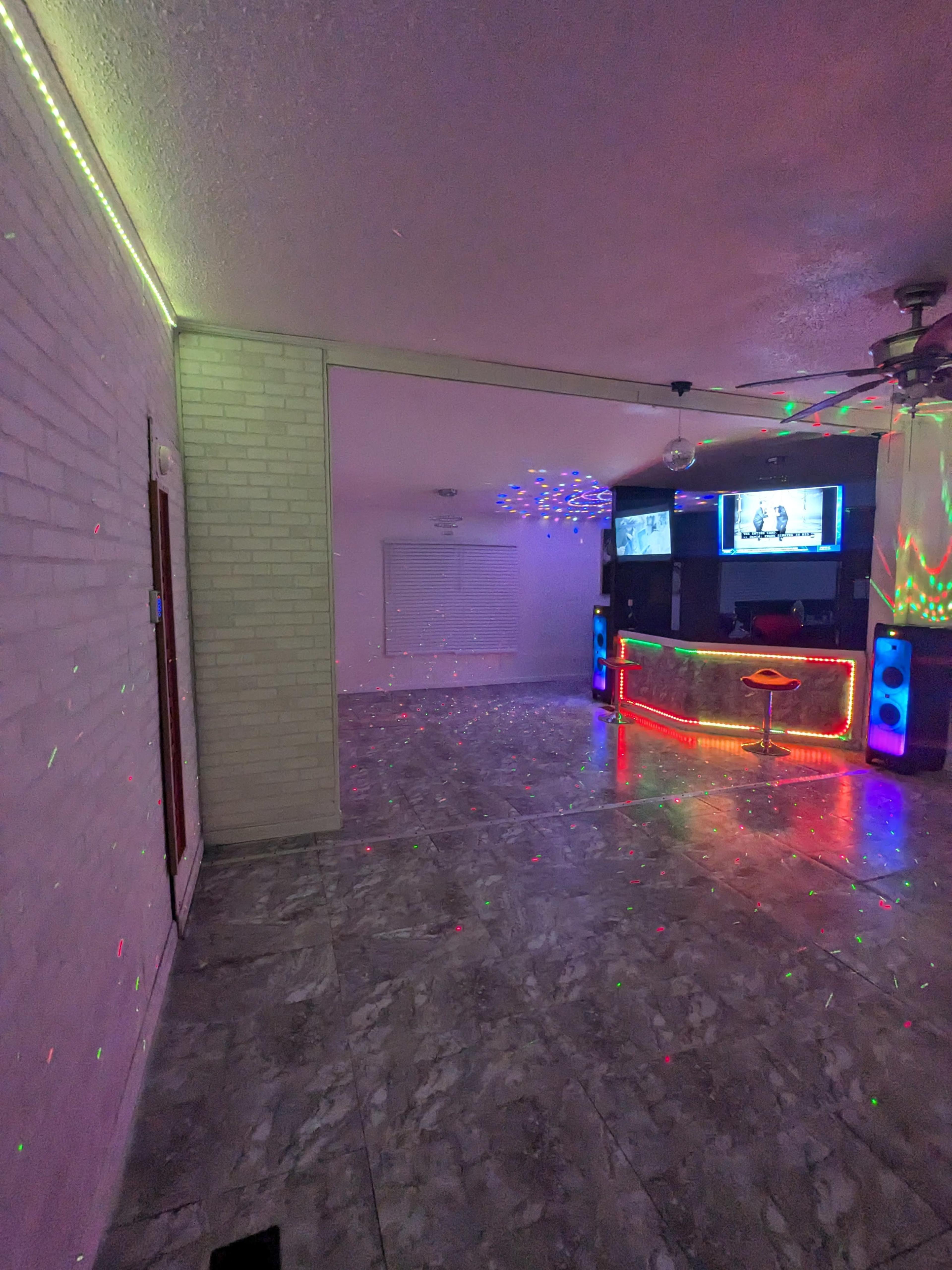 Private Urban area (double wide trailer (nice quiet cozy roomy and all you can think of and more Image in , Darlington, SC