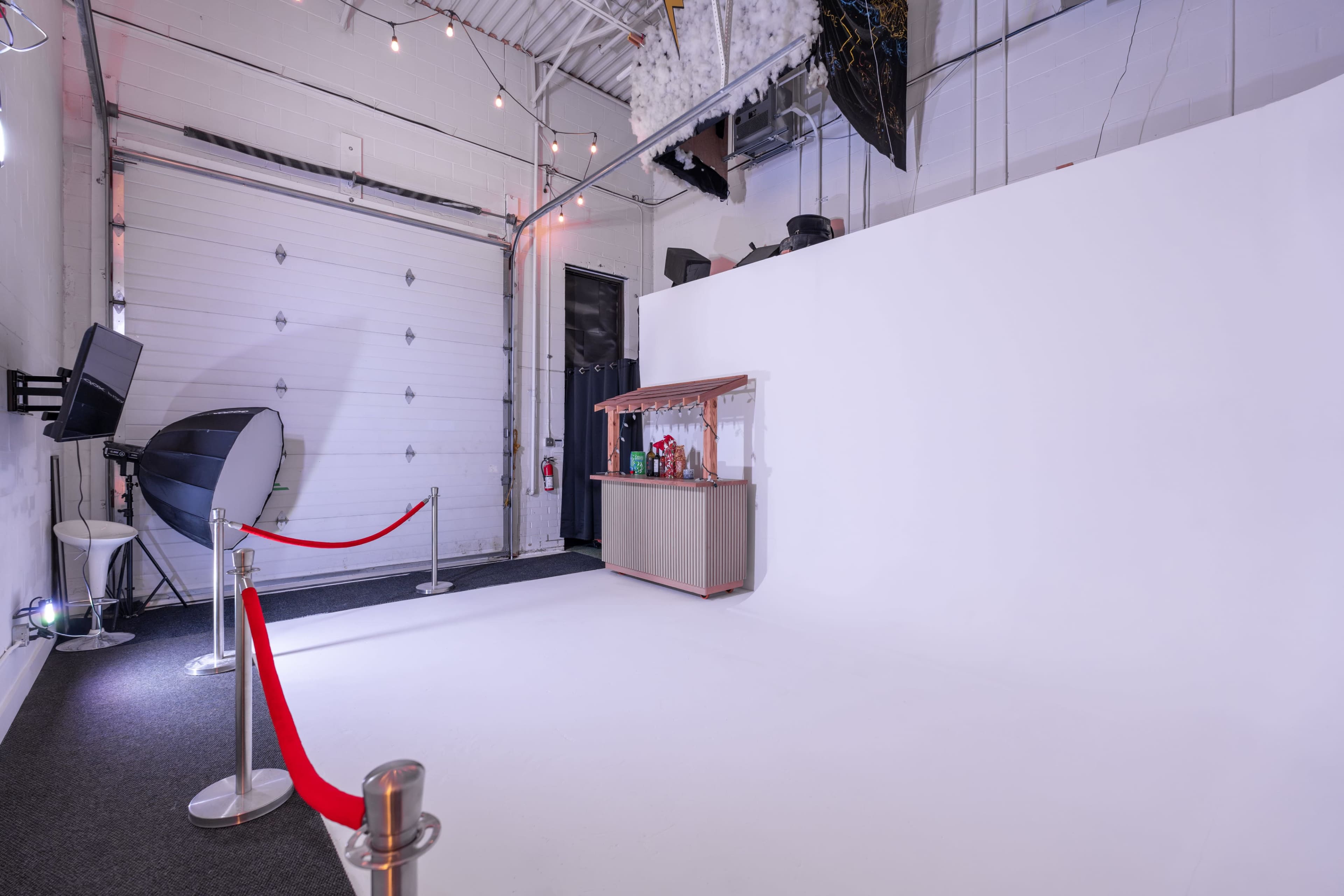 Urban Unit with Acoustically Treated Studio & Content Creation Facility Image in Woodbridge, vaughan, ON