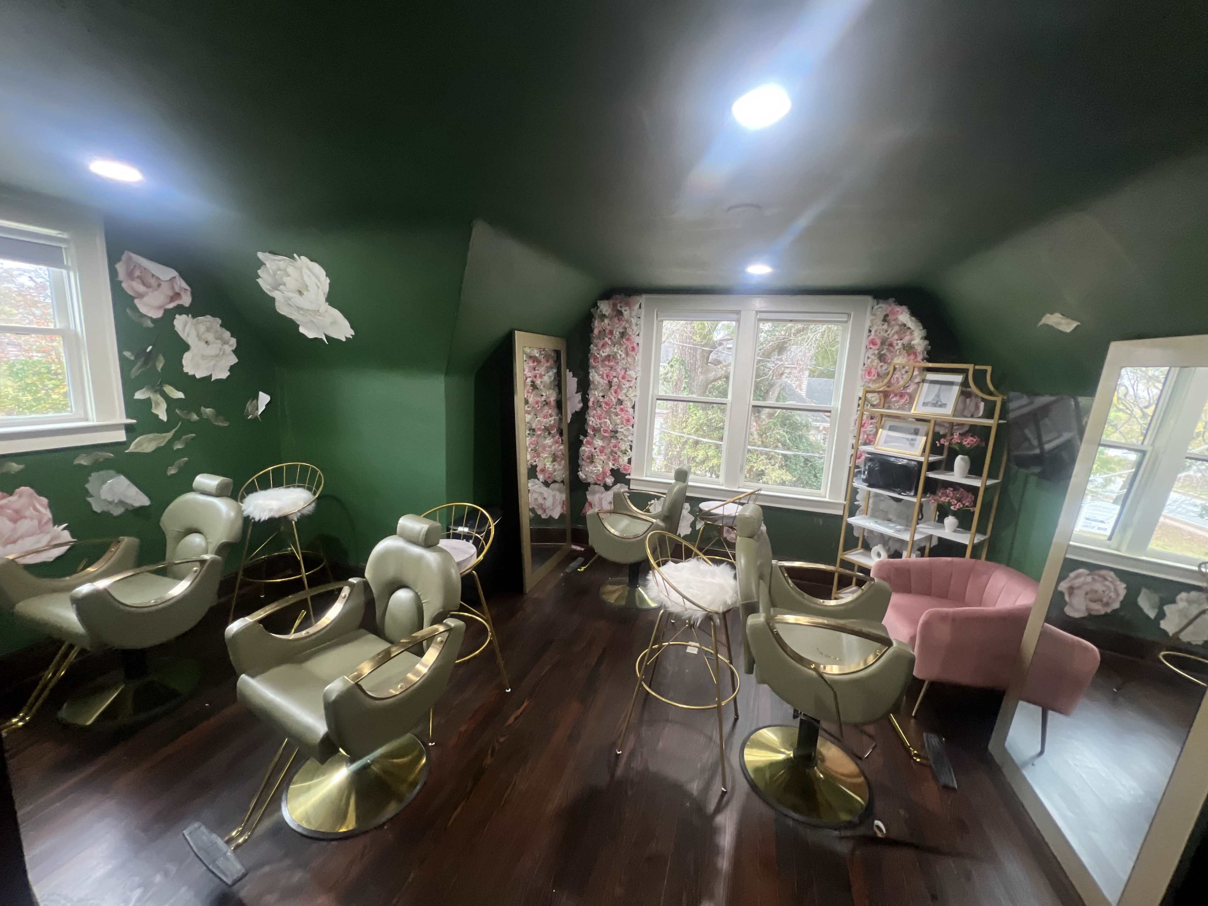 Luxury Urban Salon & Spa Retreat Image in Fayetteville, Fayetteville, GA