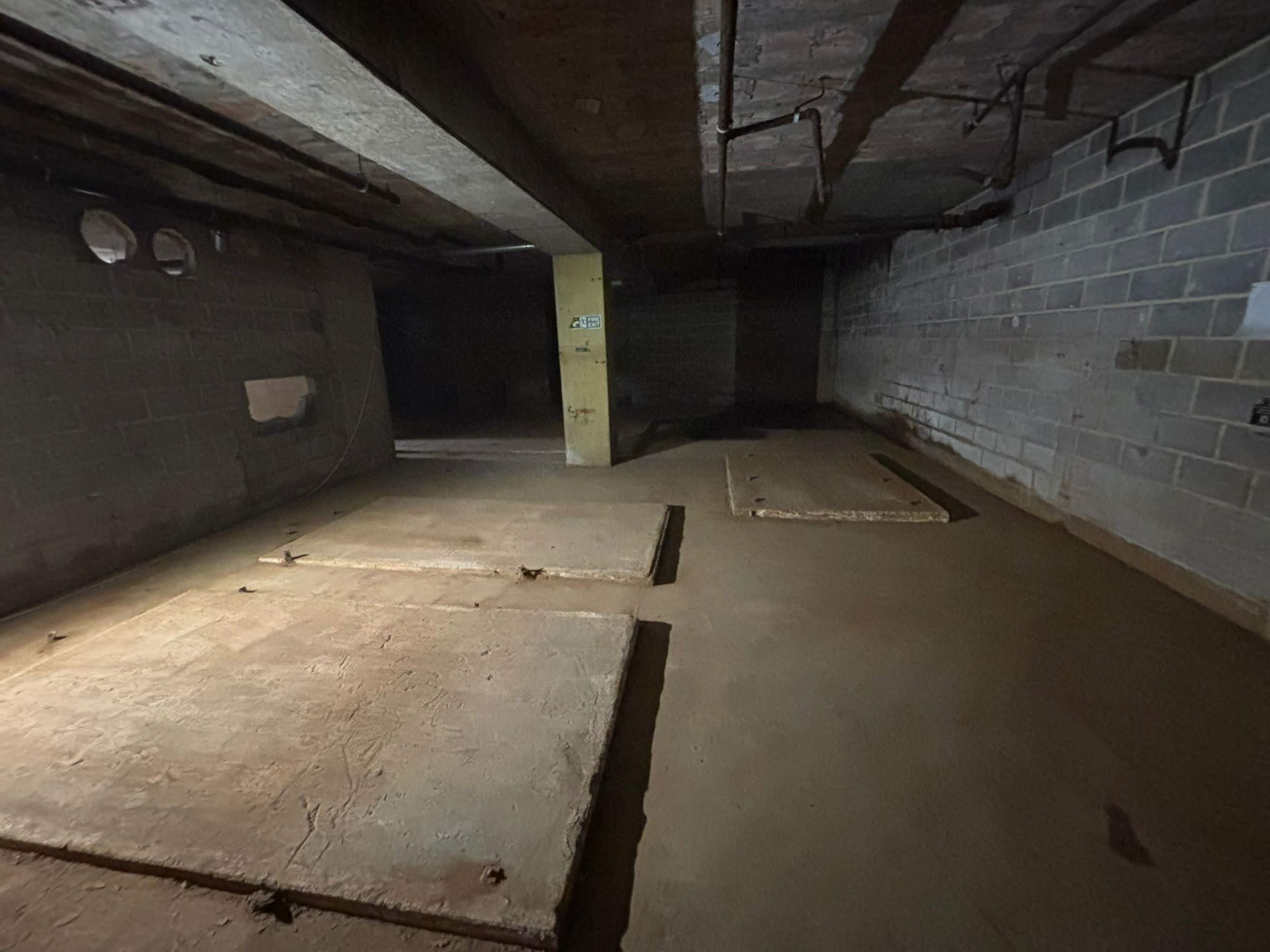 Industrial / Rustic look Basement Space Available for Rent*    📍 Image in Sunbury-on-Thames, Sunbury-on-Thames, ENG