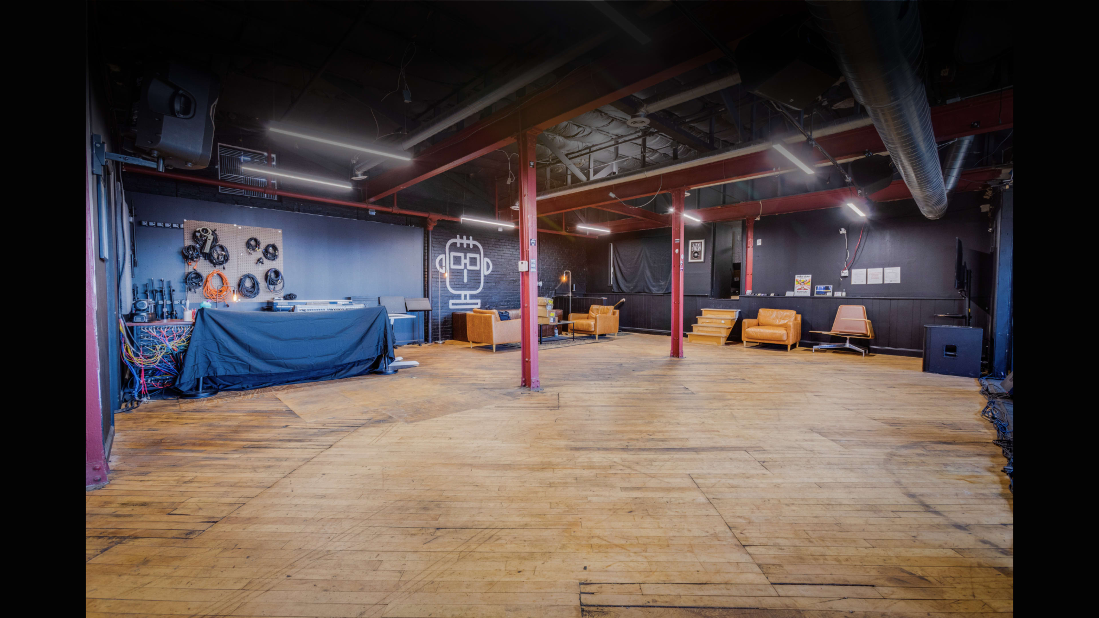 Elevated-Industrial Warehouse Studio Minutes from Downtown Image in Allentown, Pittsburgh, PA