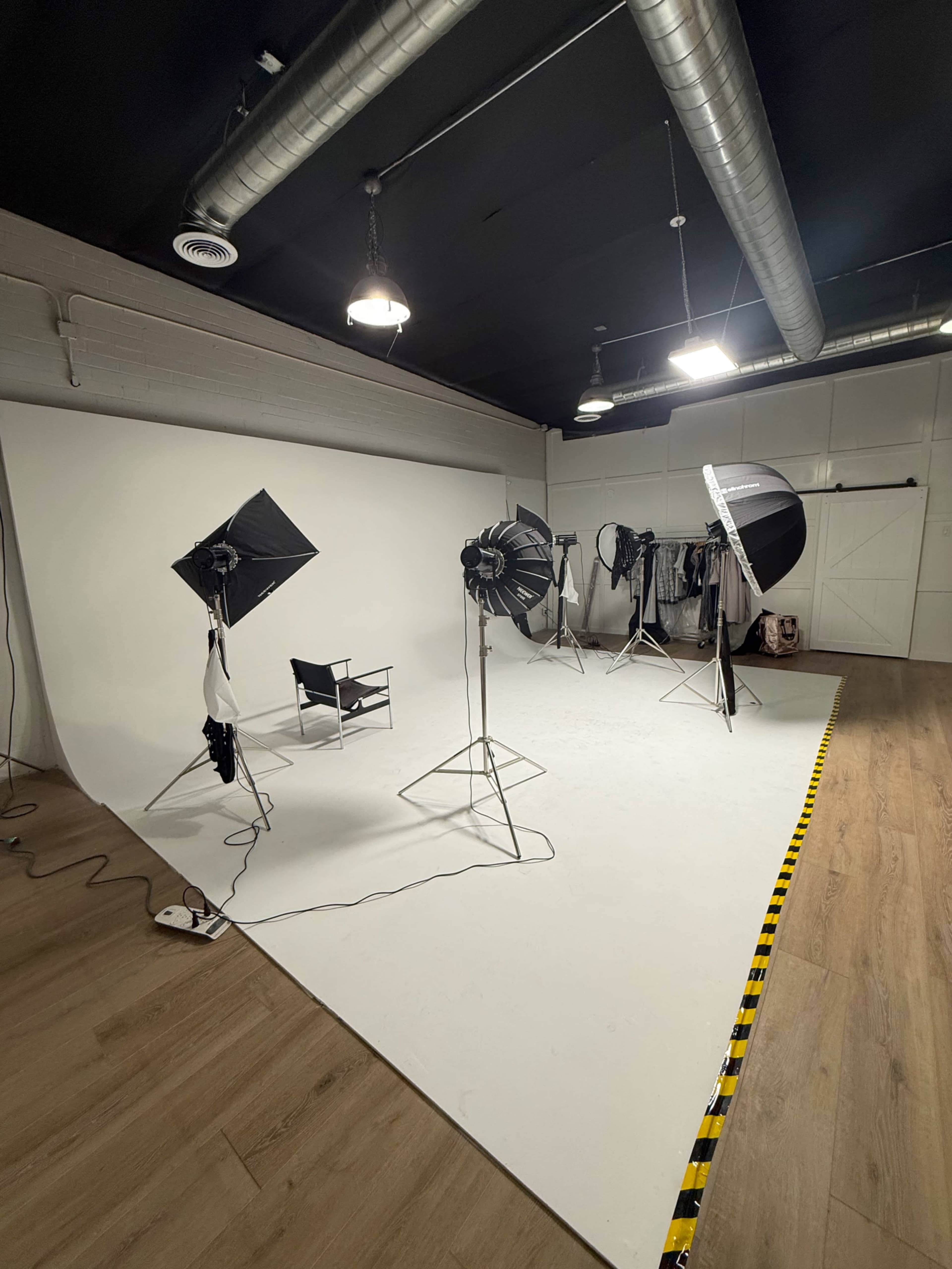 Spacious Industrial Studio w/ Cyc Wall for Photo, Video, & Content Creation Image in Roger Park, Tucson, AZ
