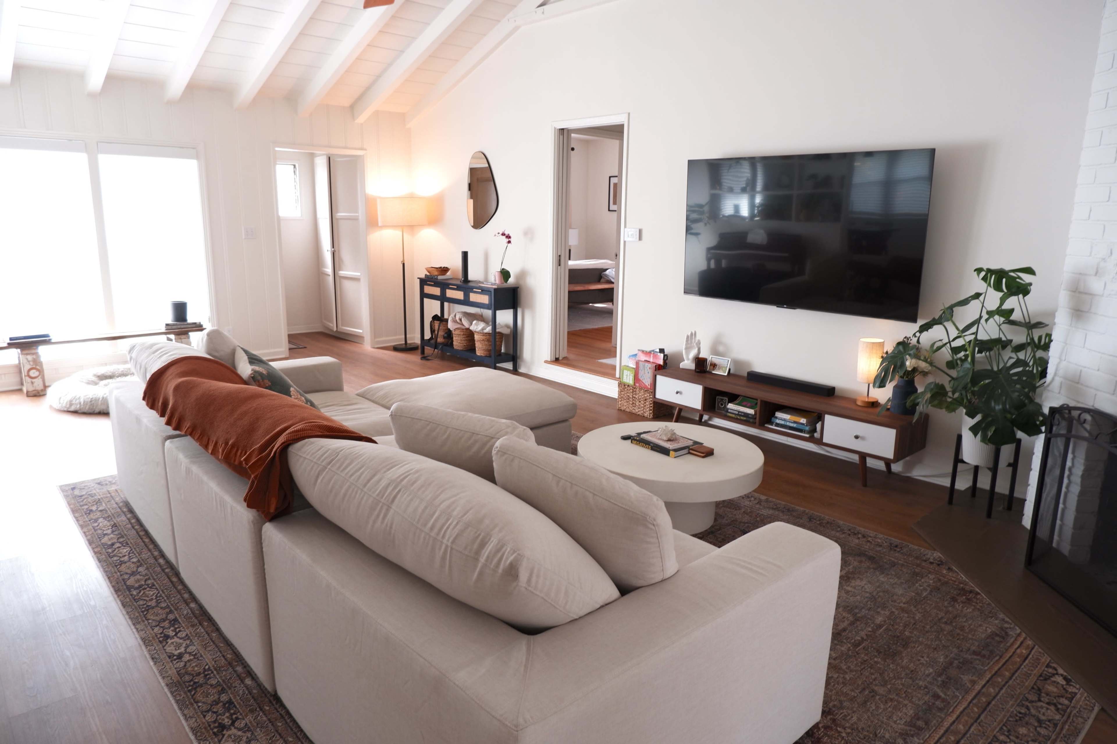 Open Floor Plan 1950's Home With High Vaulted Ceiling Image in Sherman Oaks, Sherman Oaks, CA