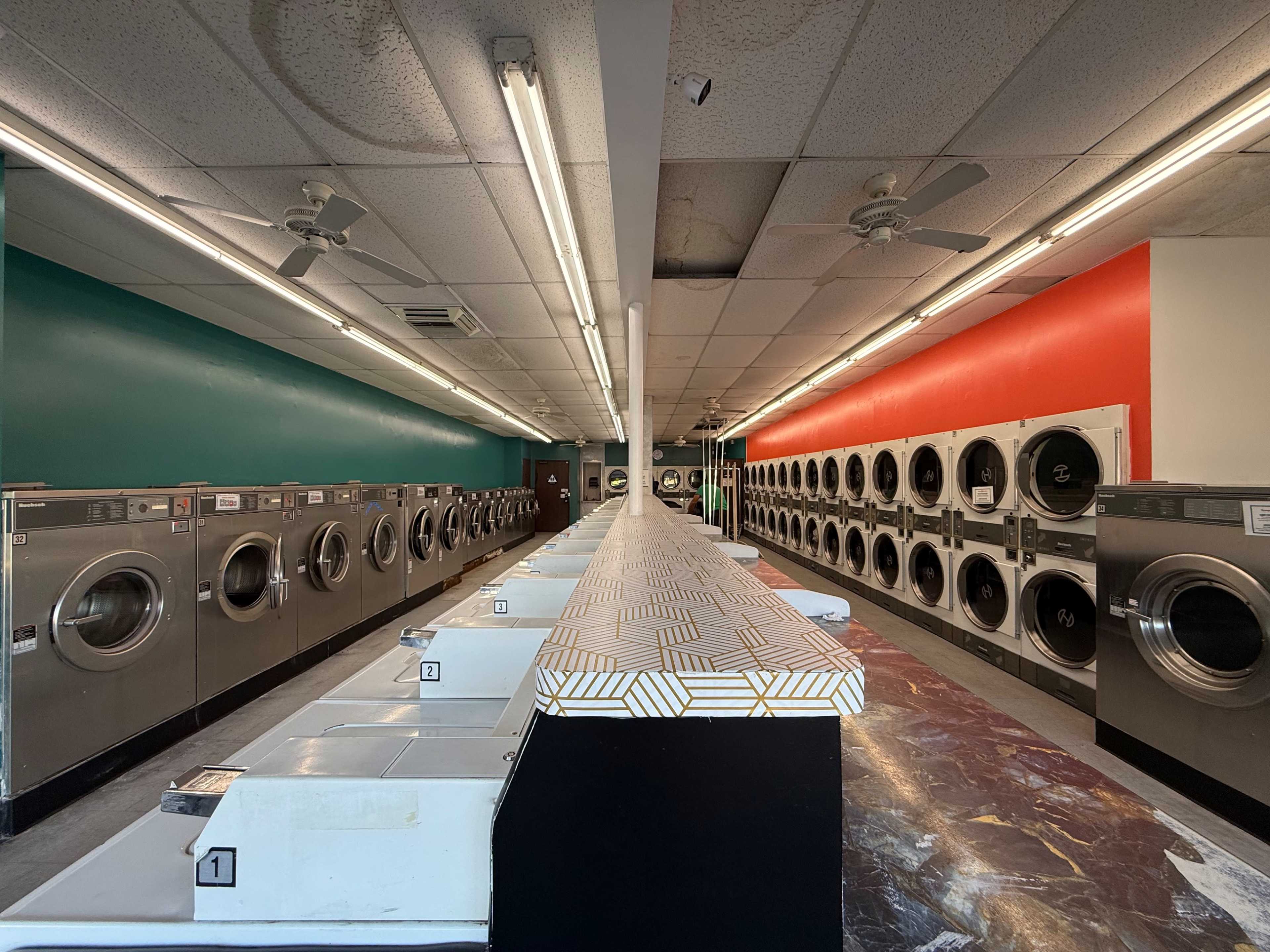 Colorful Laundromat w/ back alley and parking Image in Canoga Park, Canoga Park, CA