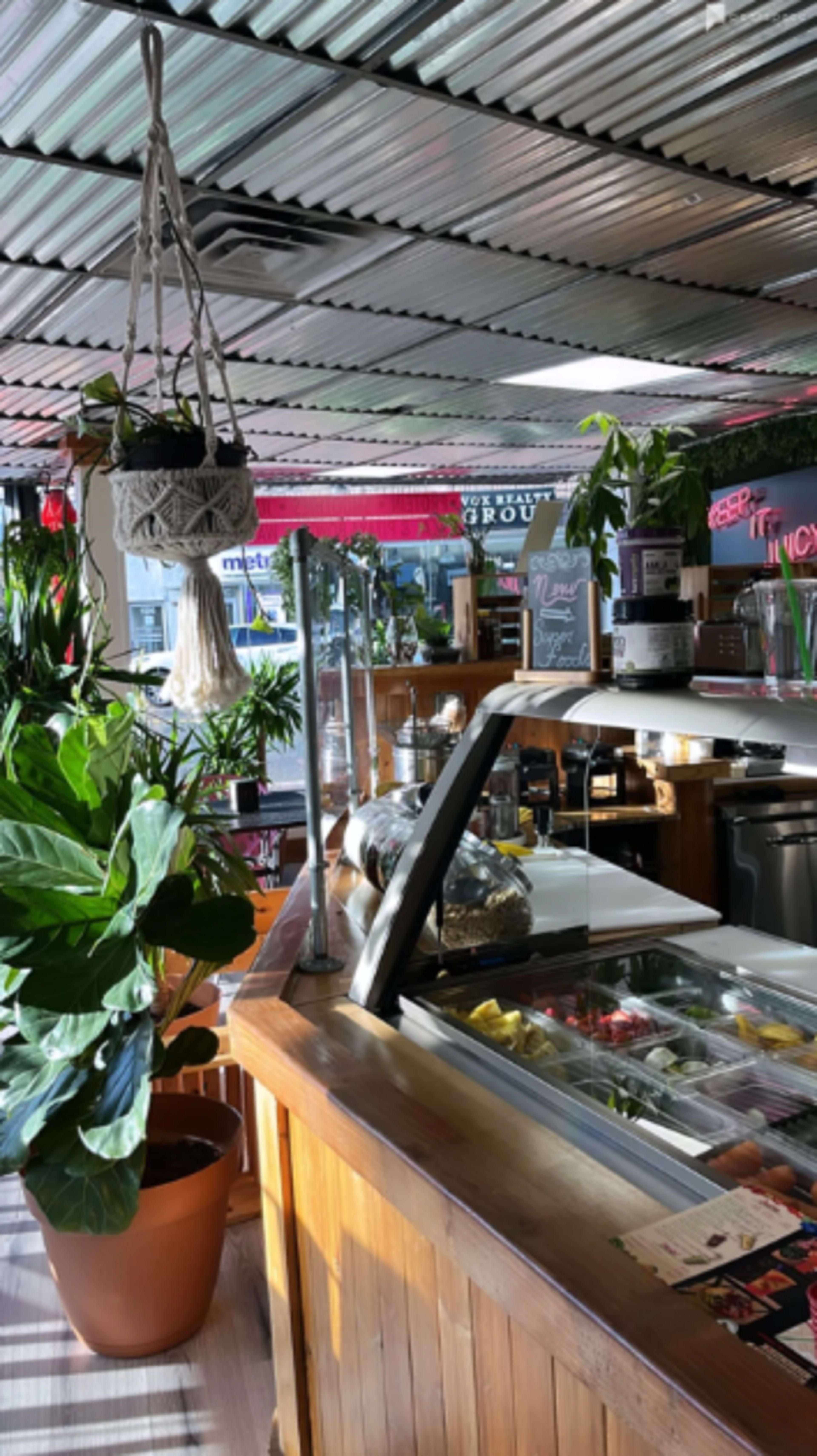 Charming Café Space with Corner Juice Bar Image in Union, Union, New Jersey