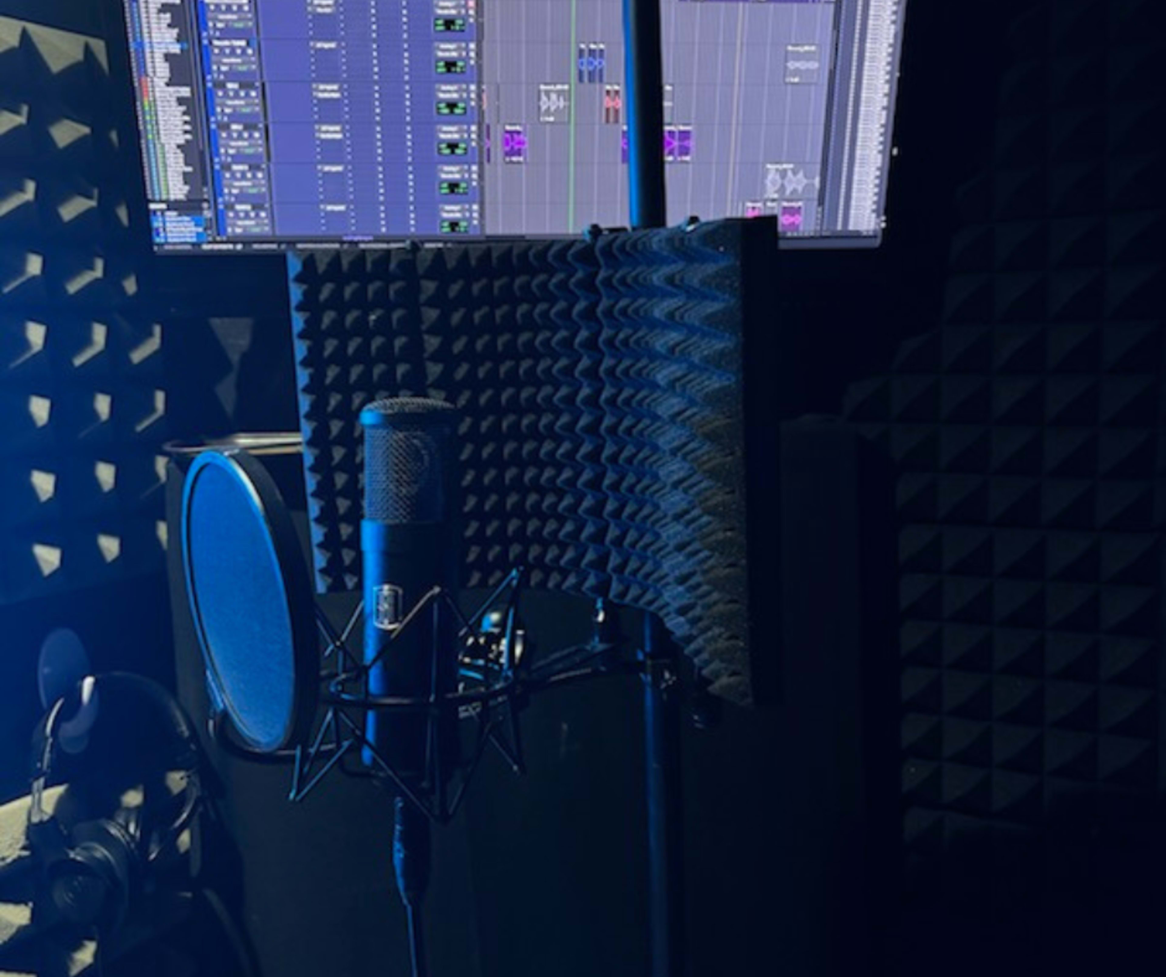 420 Recording Studio - Vivid Studios - Lock-in Style Studio 🔏, Toronto ...