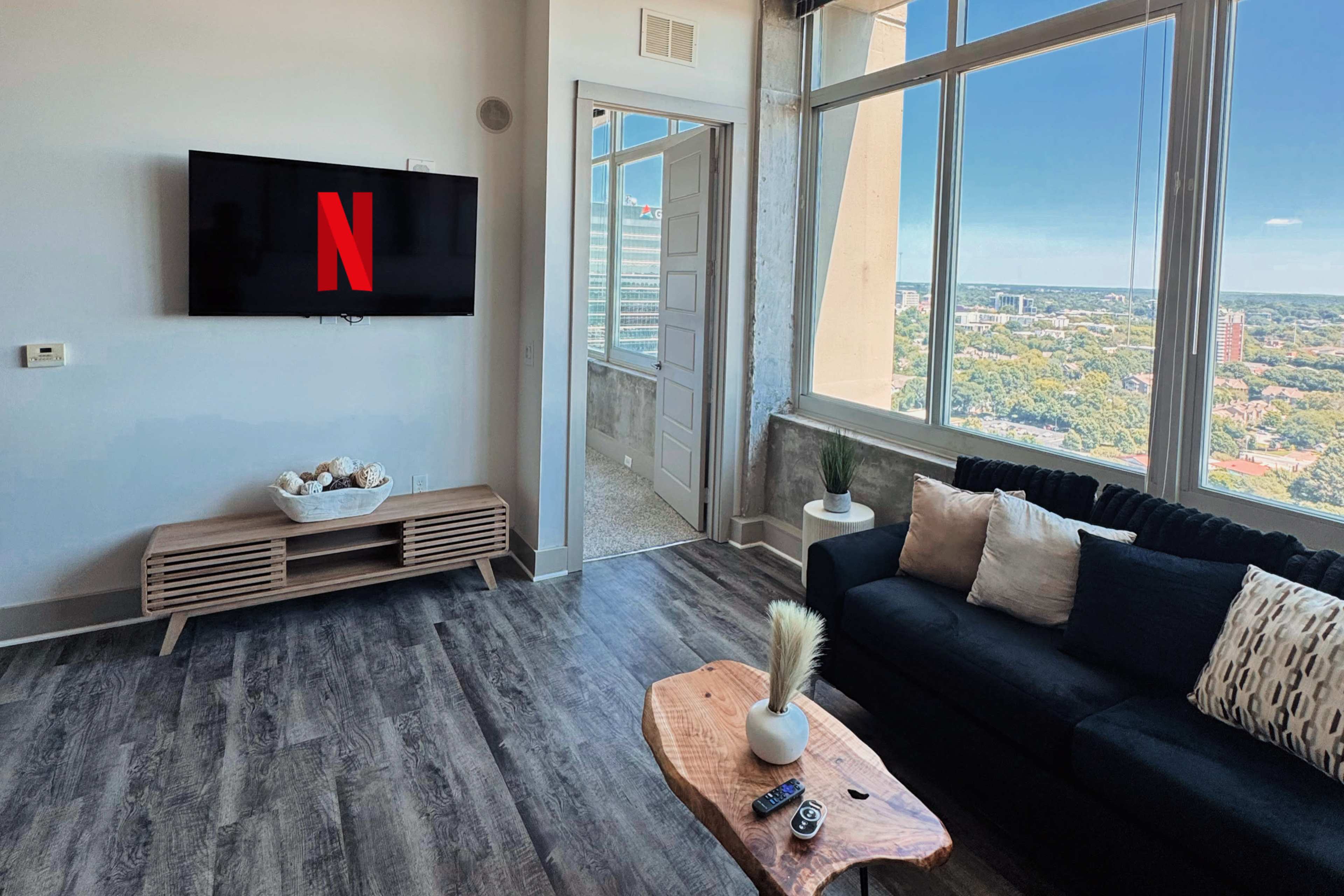 Luxury Downtown Loft-style HighRise Image in Downtown Atlanta, Atlanta, GA