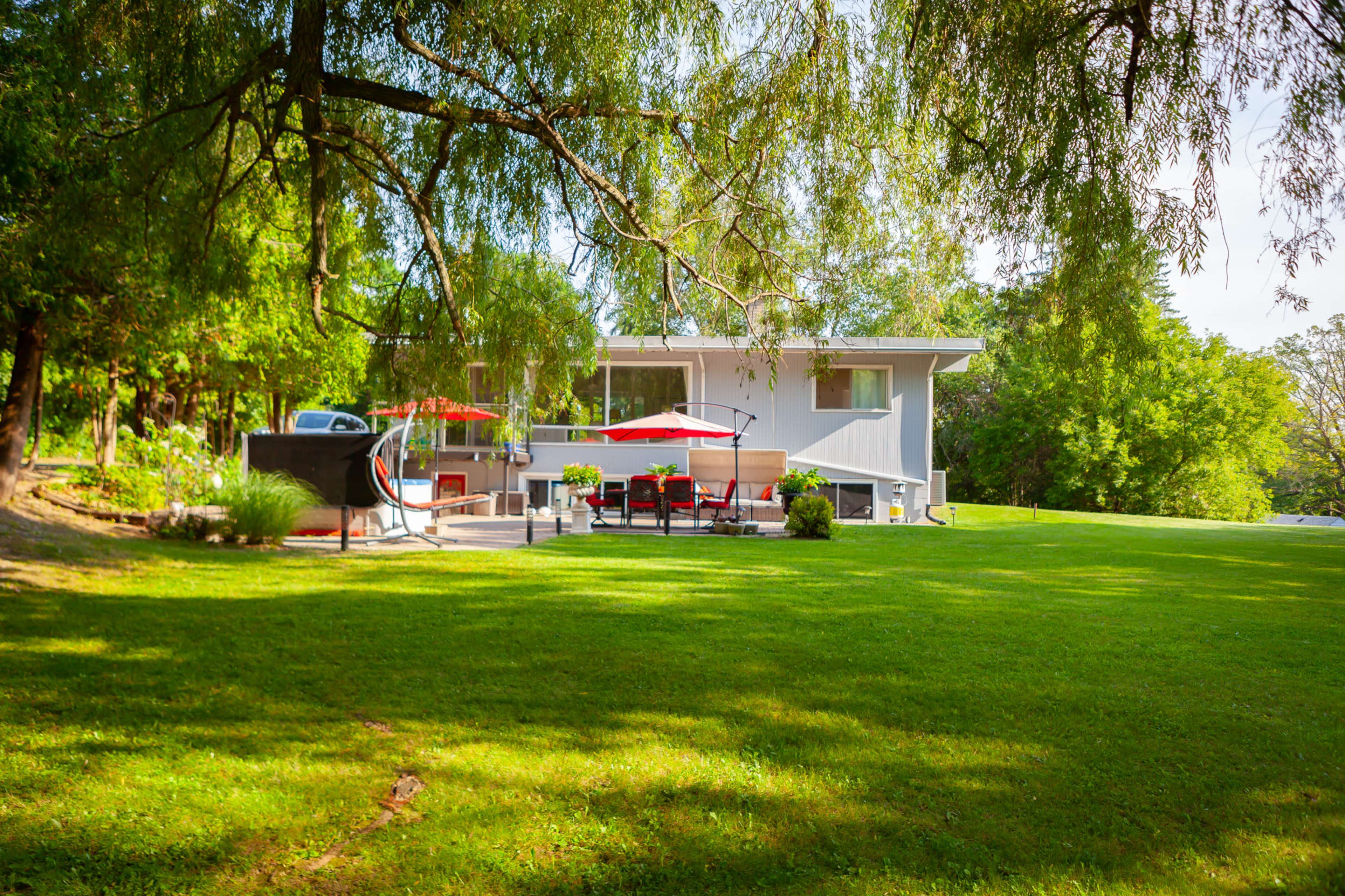 Nature Lovers Paradise Image in Flamborough, Dundas, ON