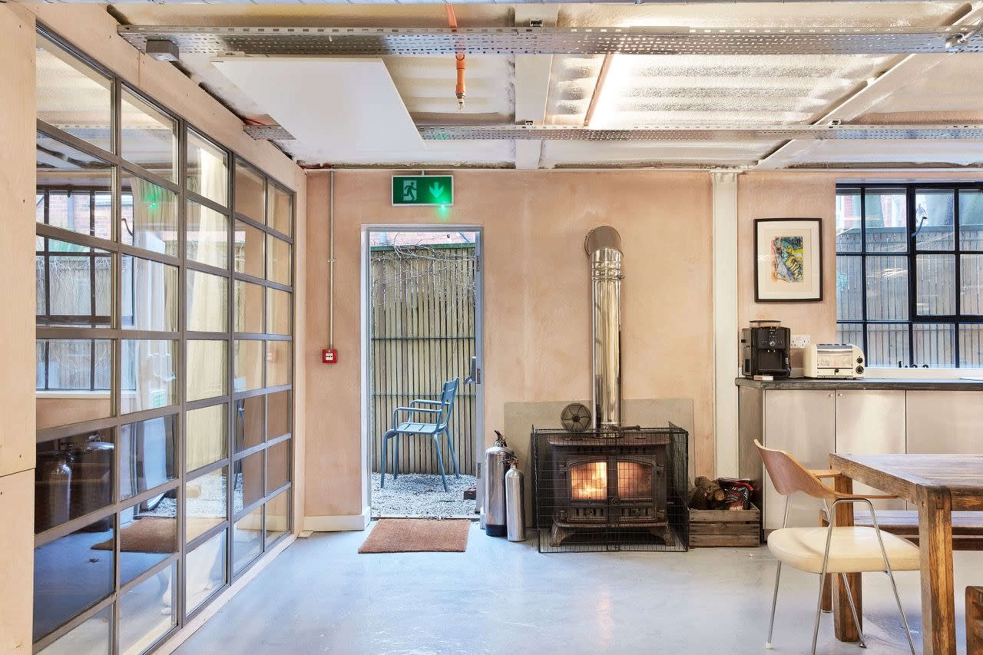Spacious NW London Sanctuary Image in Cricklewood, London, ENG