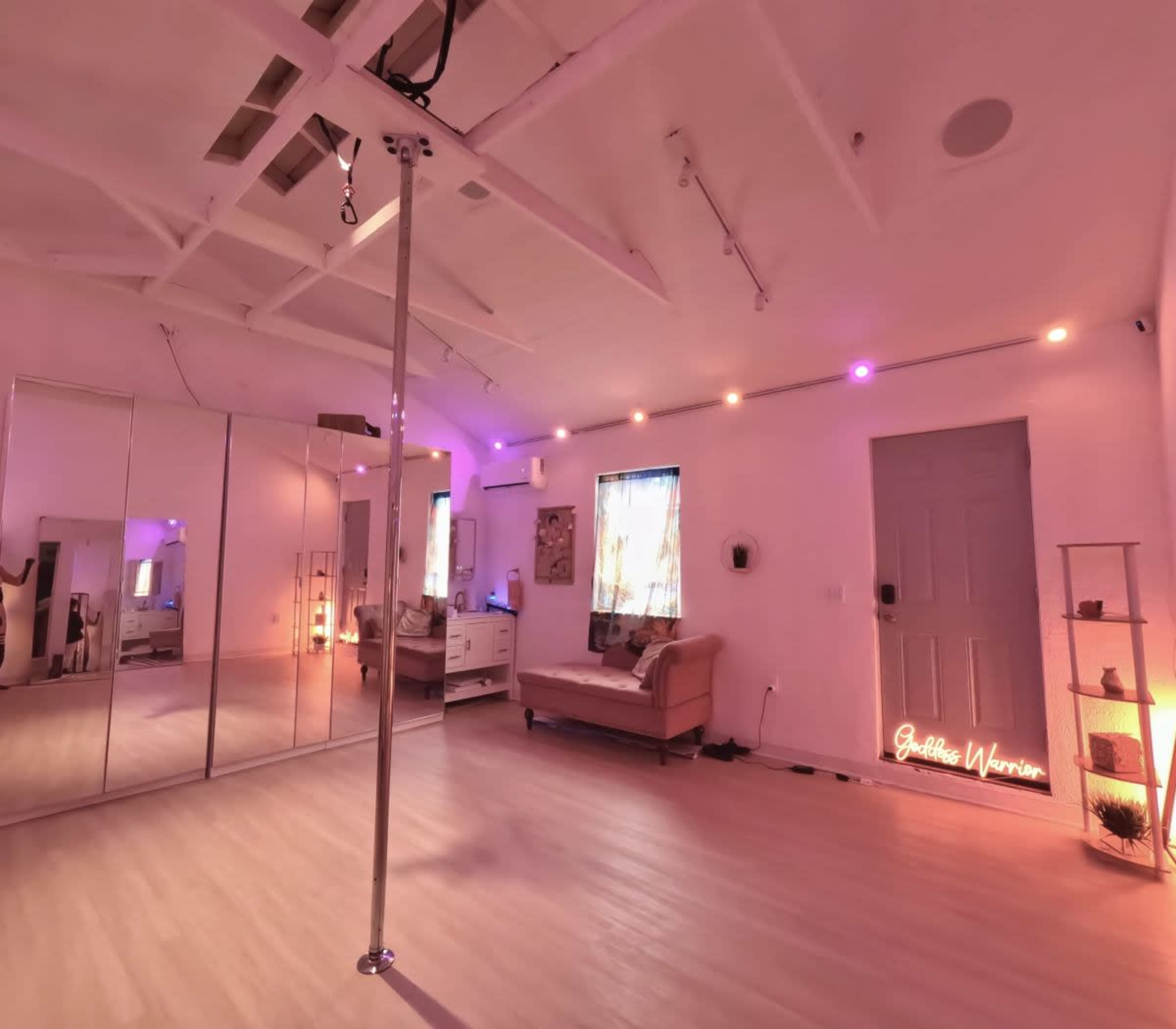 Studio Space in the Valley Image in Van Nuys, Van nuys, CA