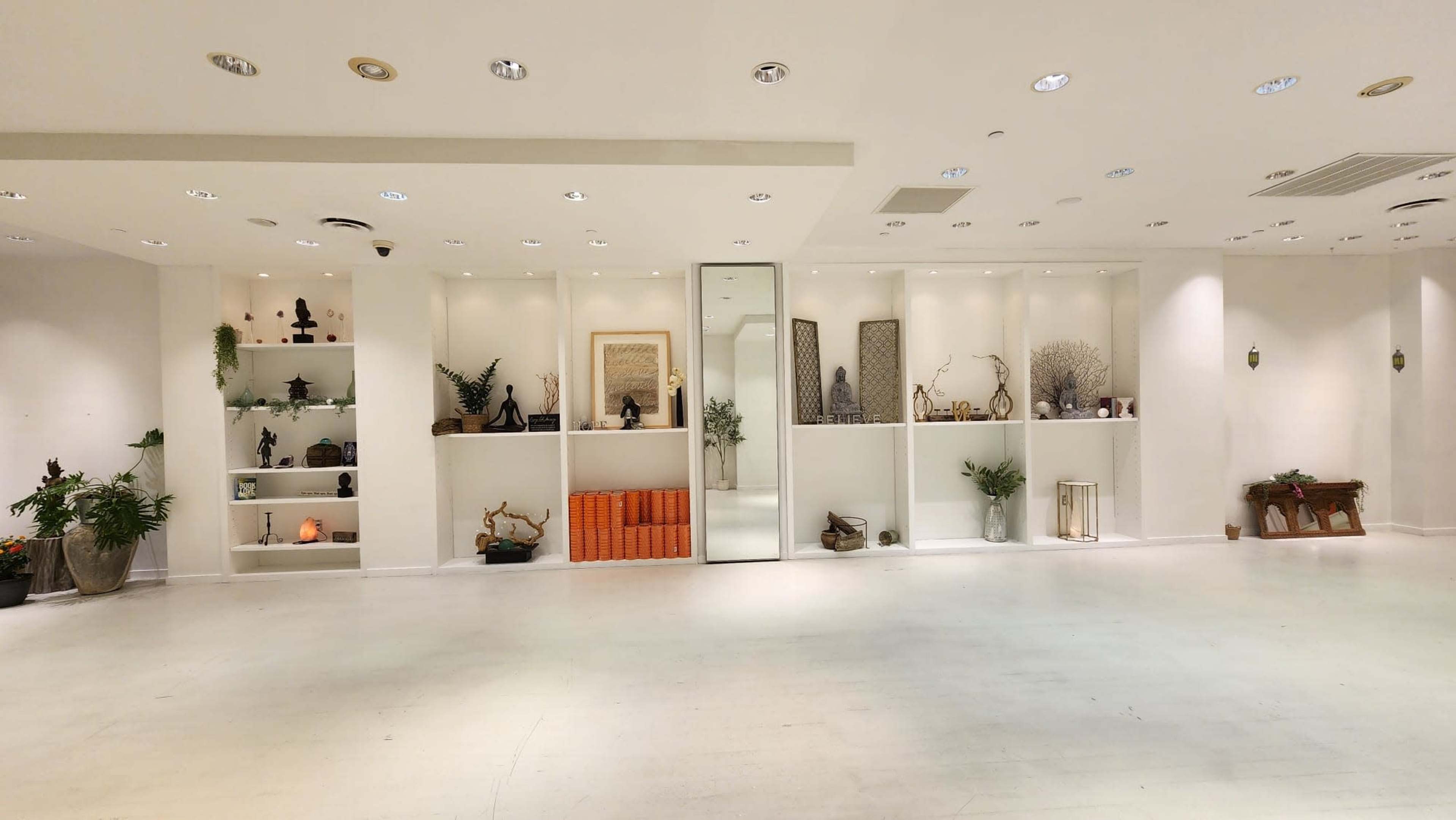 Bright & Spacious Yoga & Meditation Studio at 3rd Street Promenade Image in Downtown, Santa Monica, CA