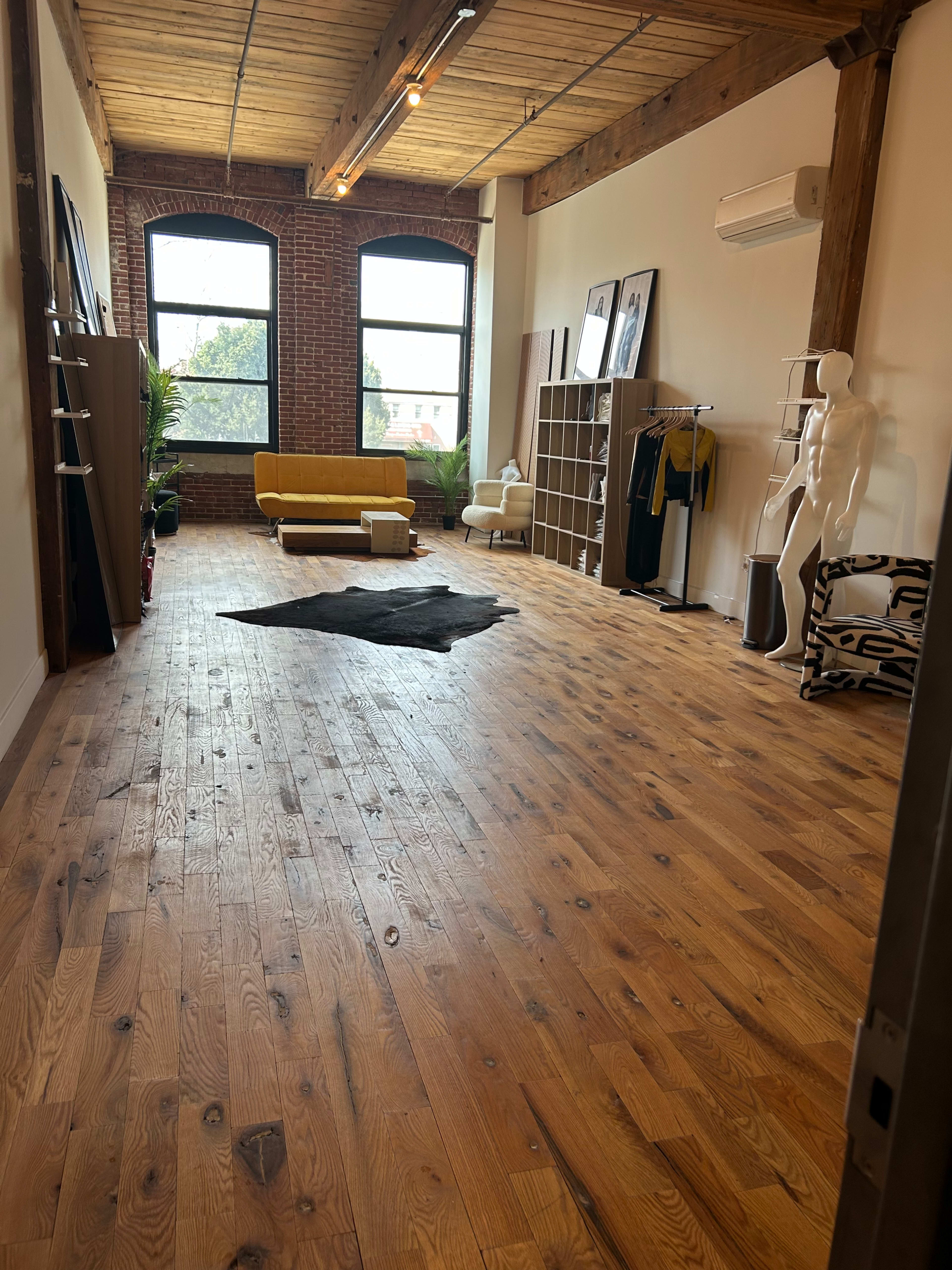 Industrial Creative Loft Studio w/ Retail Fixtures Image in Upper North Philadelphia, Philadelphia, PA