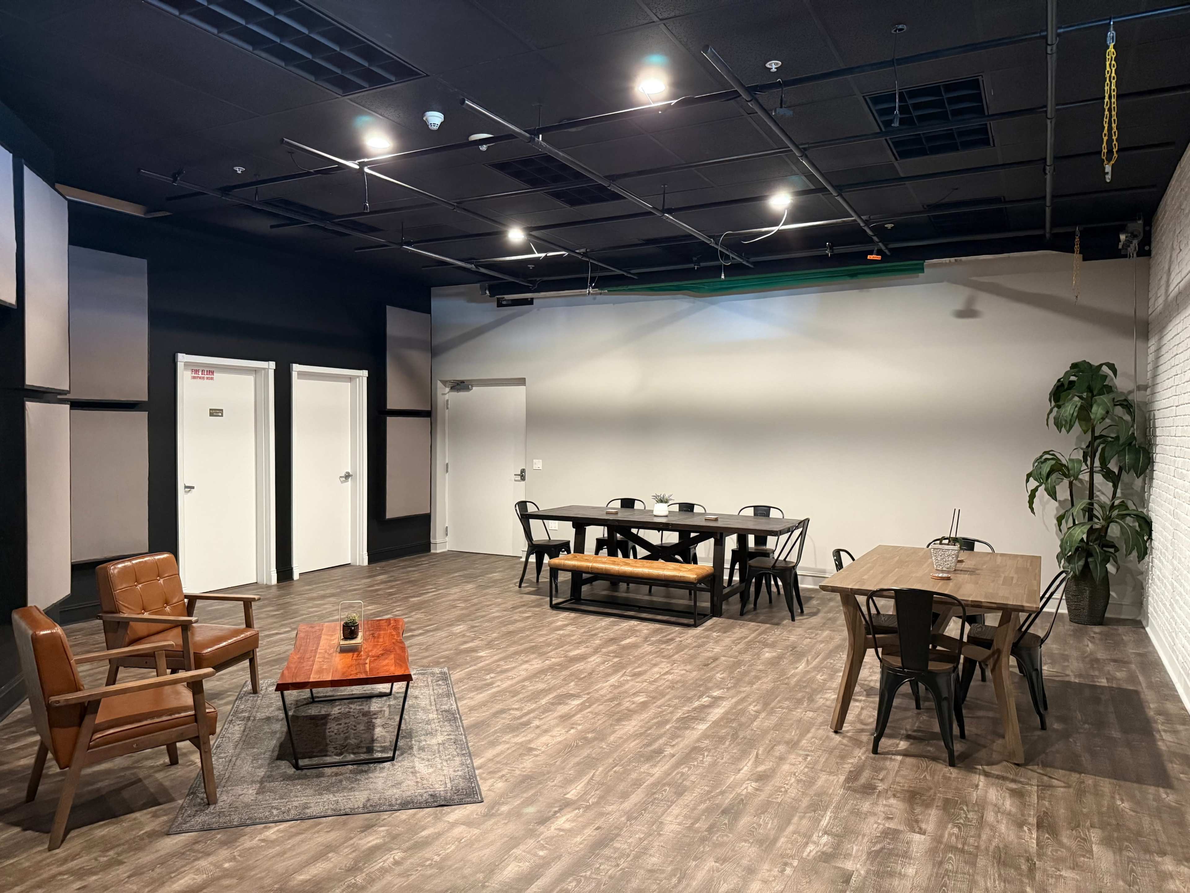 Multi-Purpose Office Studio Image in , Gardena, CA