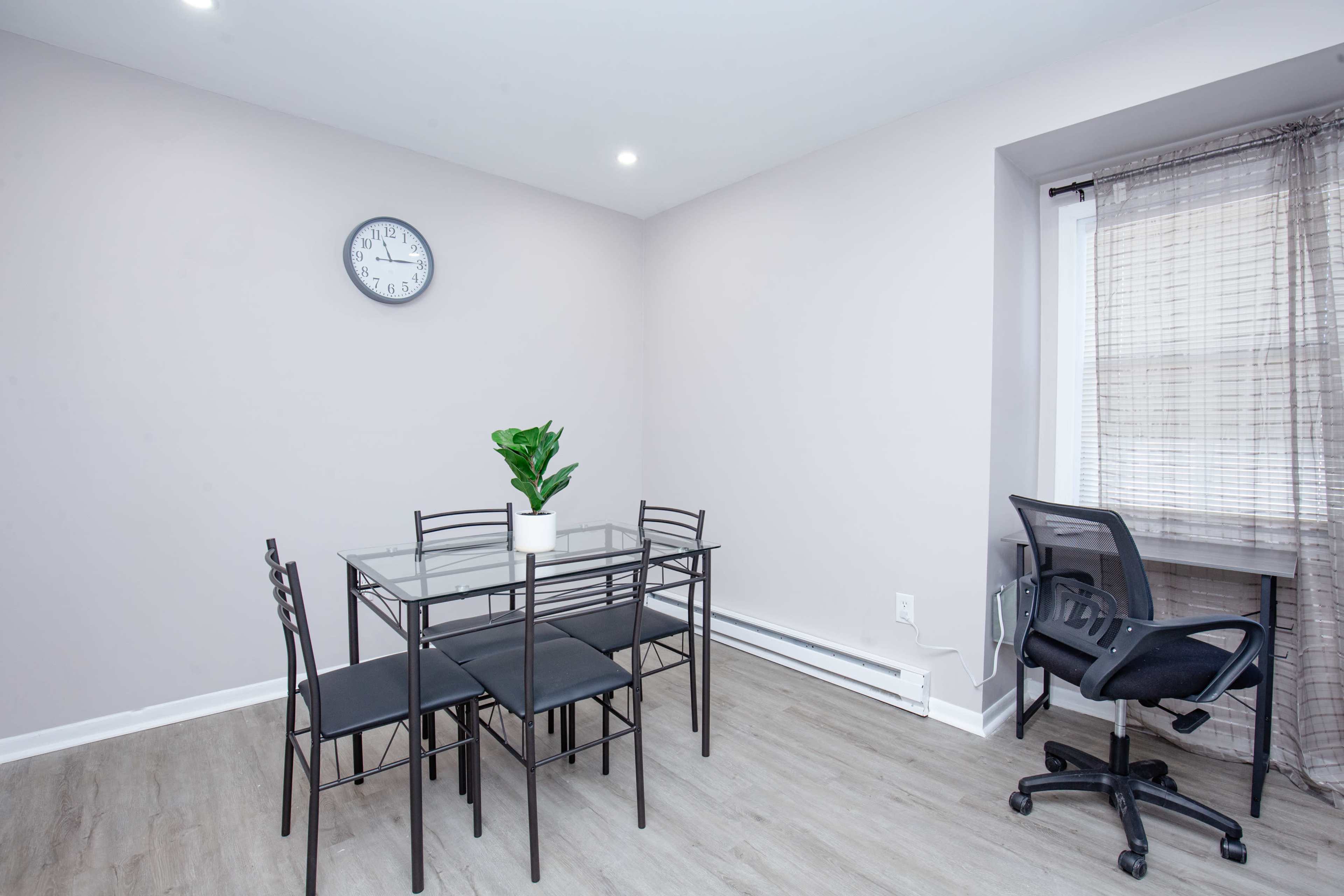 Cozy 2BR Home | 30 Min NYC | Yard + Free Streaming Image in East Orange, East Orange, NJ