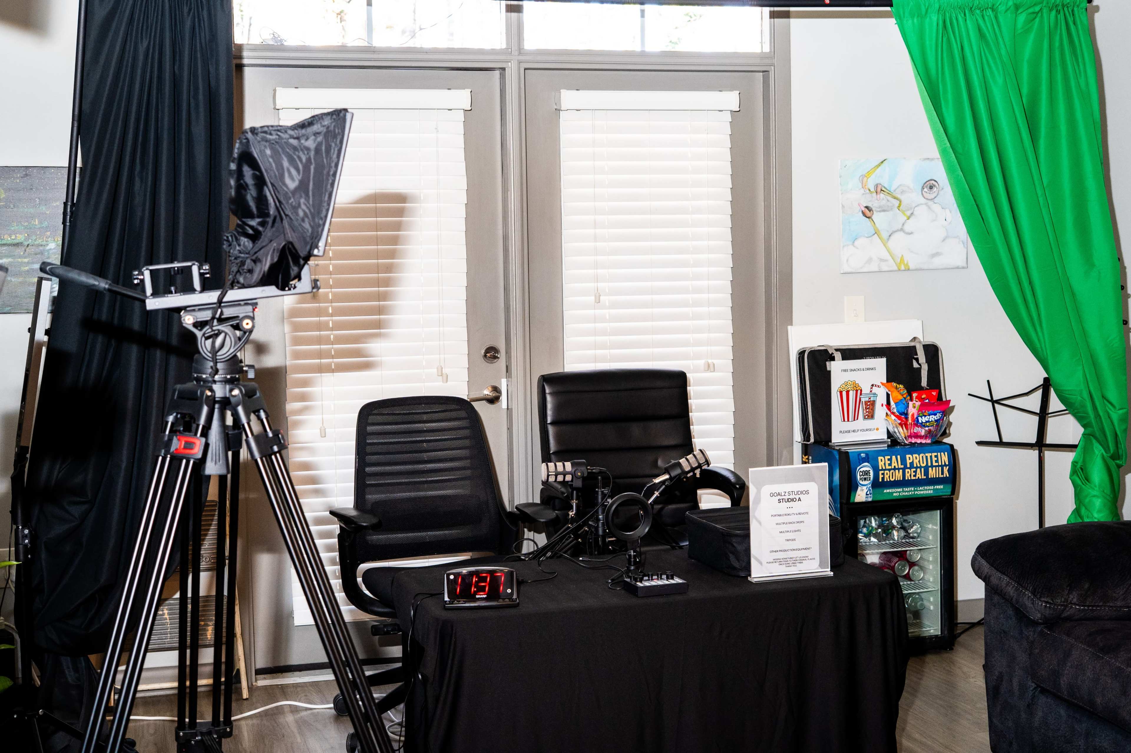 Creator Apartment Studio | Photo + Video + Podcast Image in Sandy Springs, Atlanta, GA