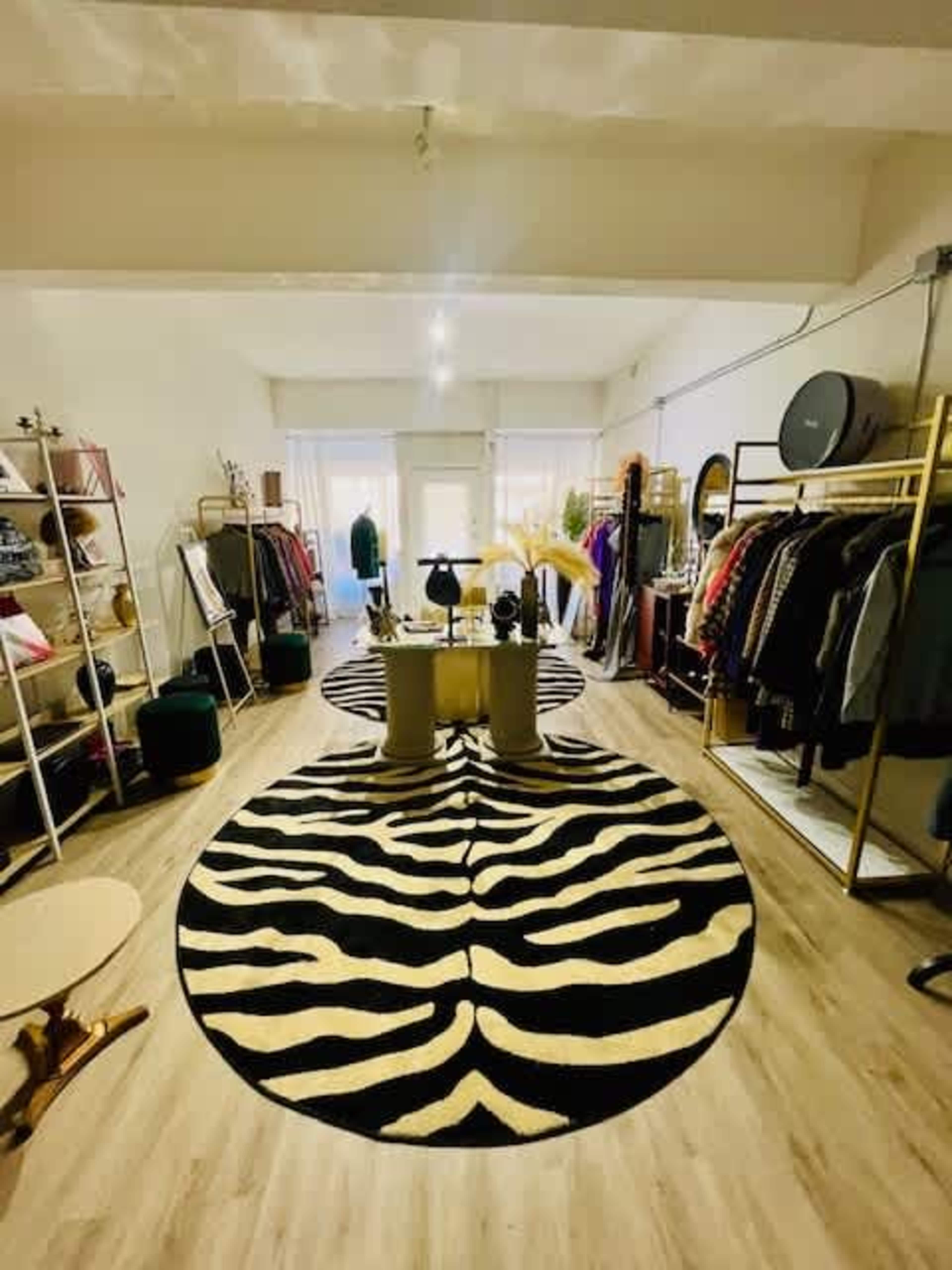 Lower East Side Gallery/Retail/Studio Space- White Box Image in Yankee Hill, Milwaukee, WI