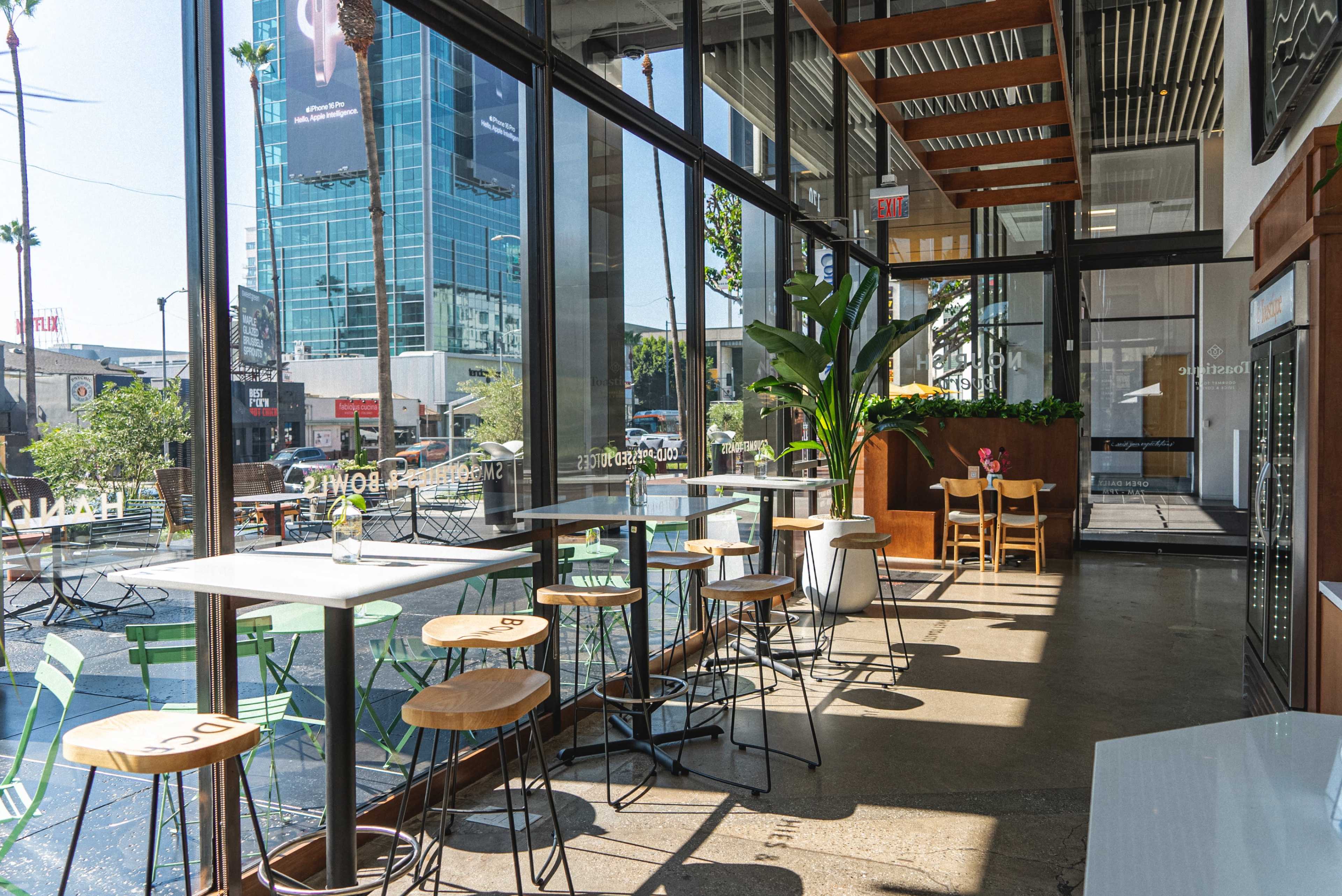 Modern Hollywood Restaurant With Natural Lighting Image in Hollywood, Los Angeles, CA