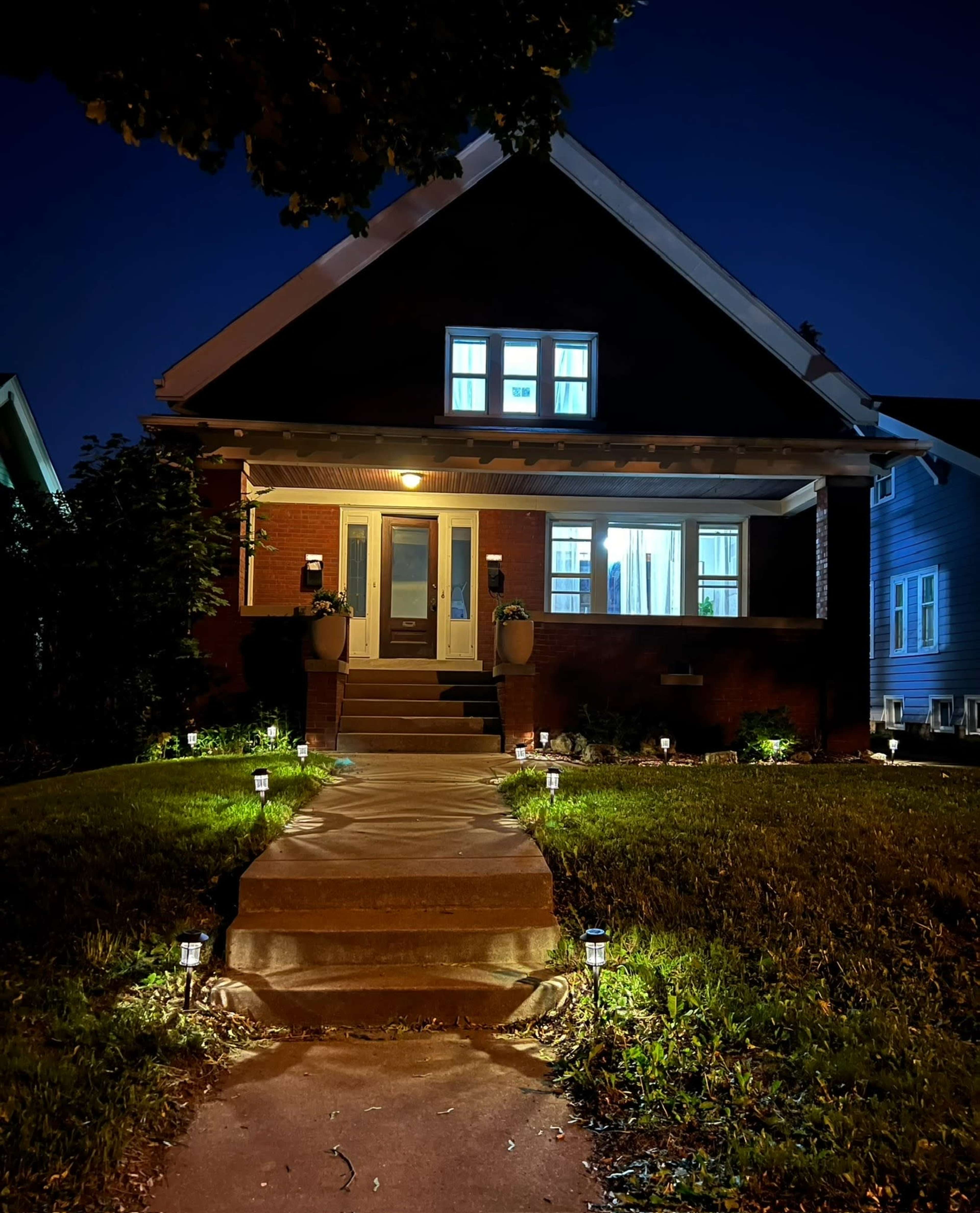“Inspiring Creative Duplex | Perfect for Photoshoots, Workshops & Gatherings” Image in Washington Heights, Milwaukee, WI