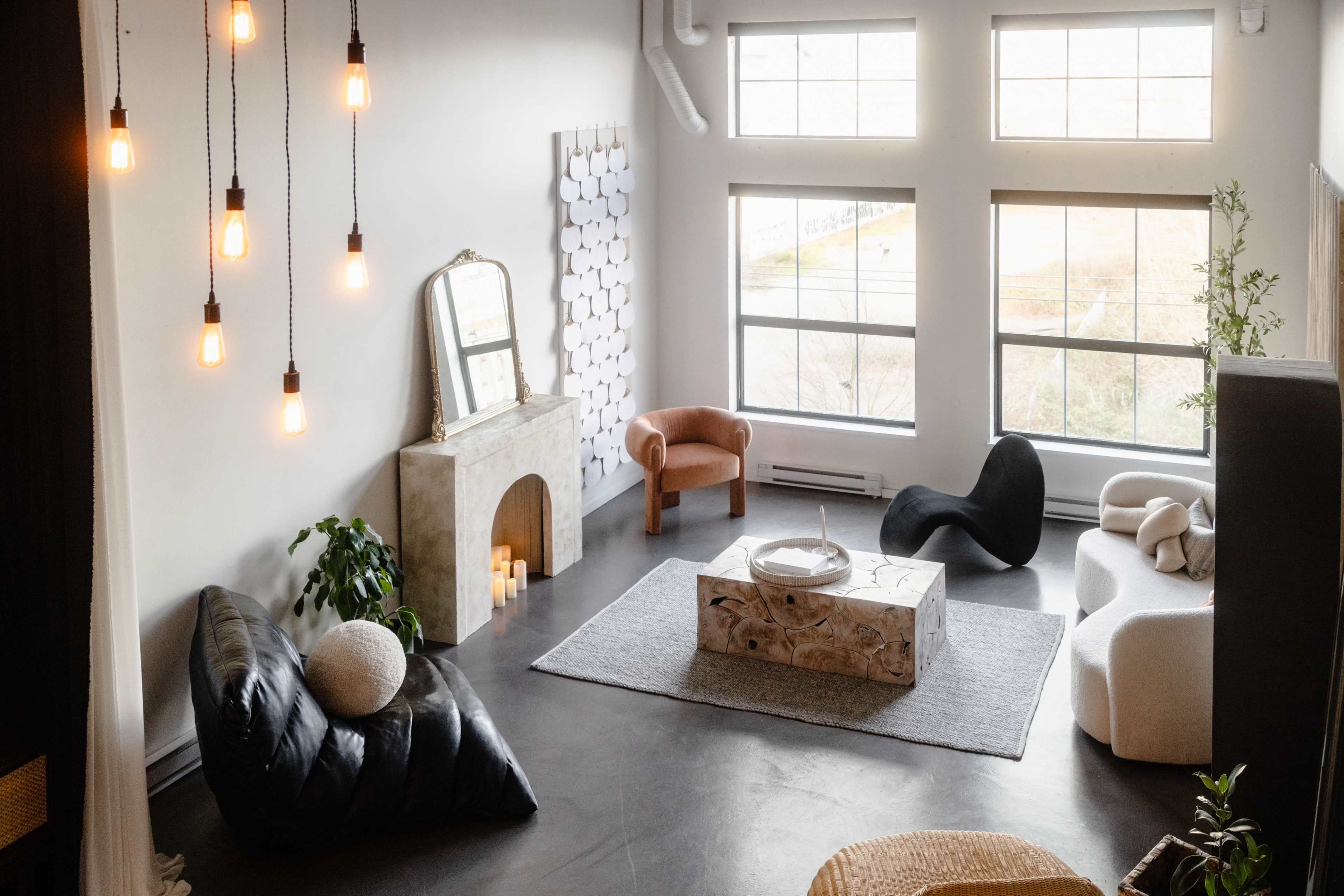 Stylish, Modern Loft Studio Image in Strathcona, Vancouver, BC