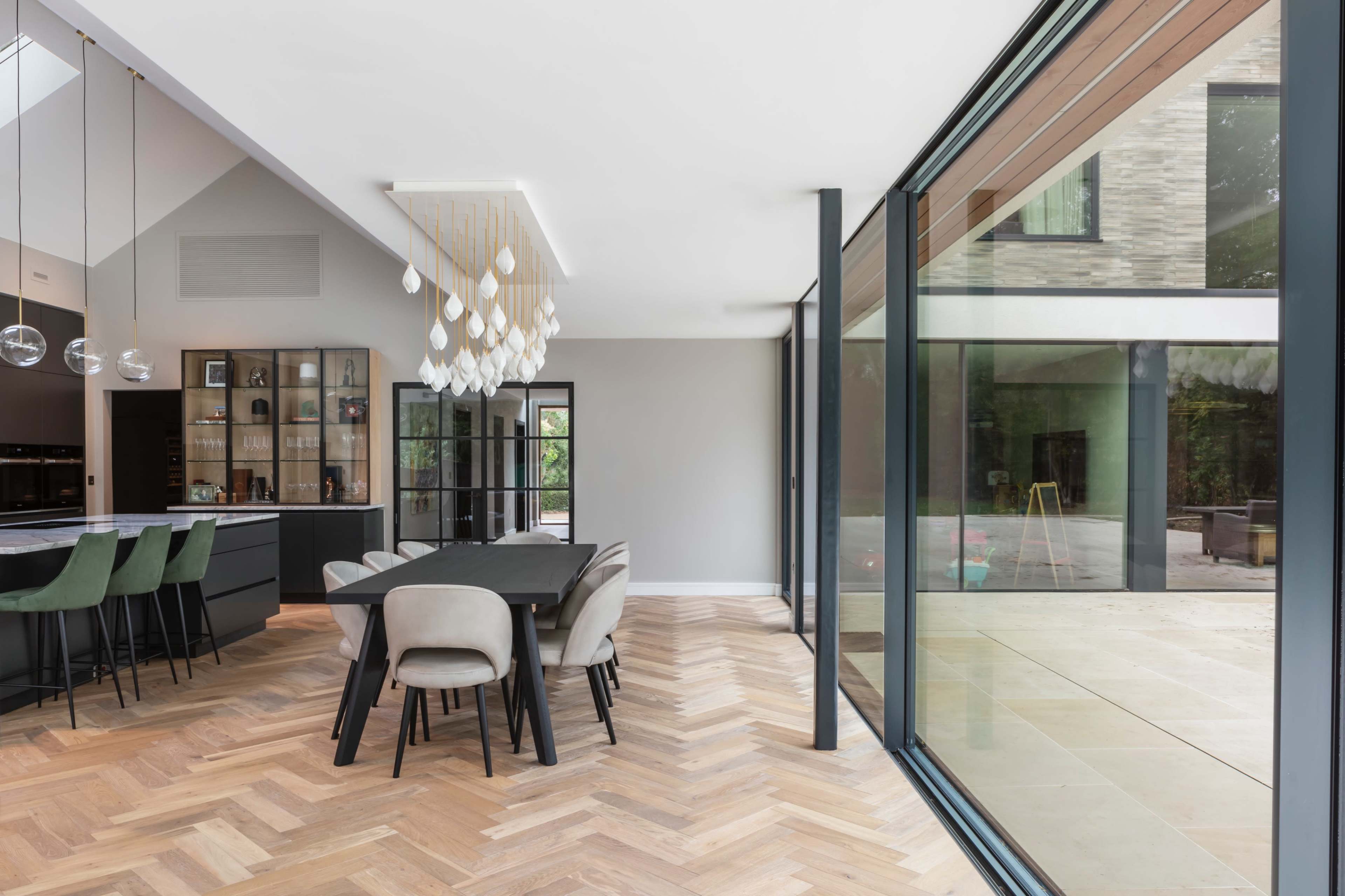 Surrey Contemporary House with amazing light for your photoshoots Image in Esher, Surrey, ENG
