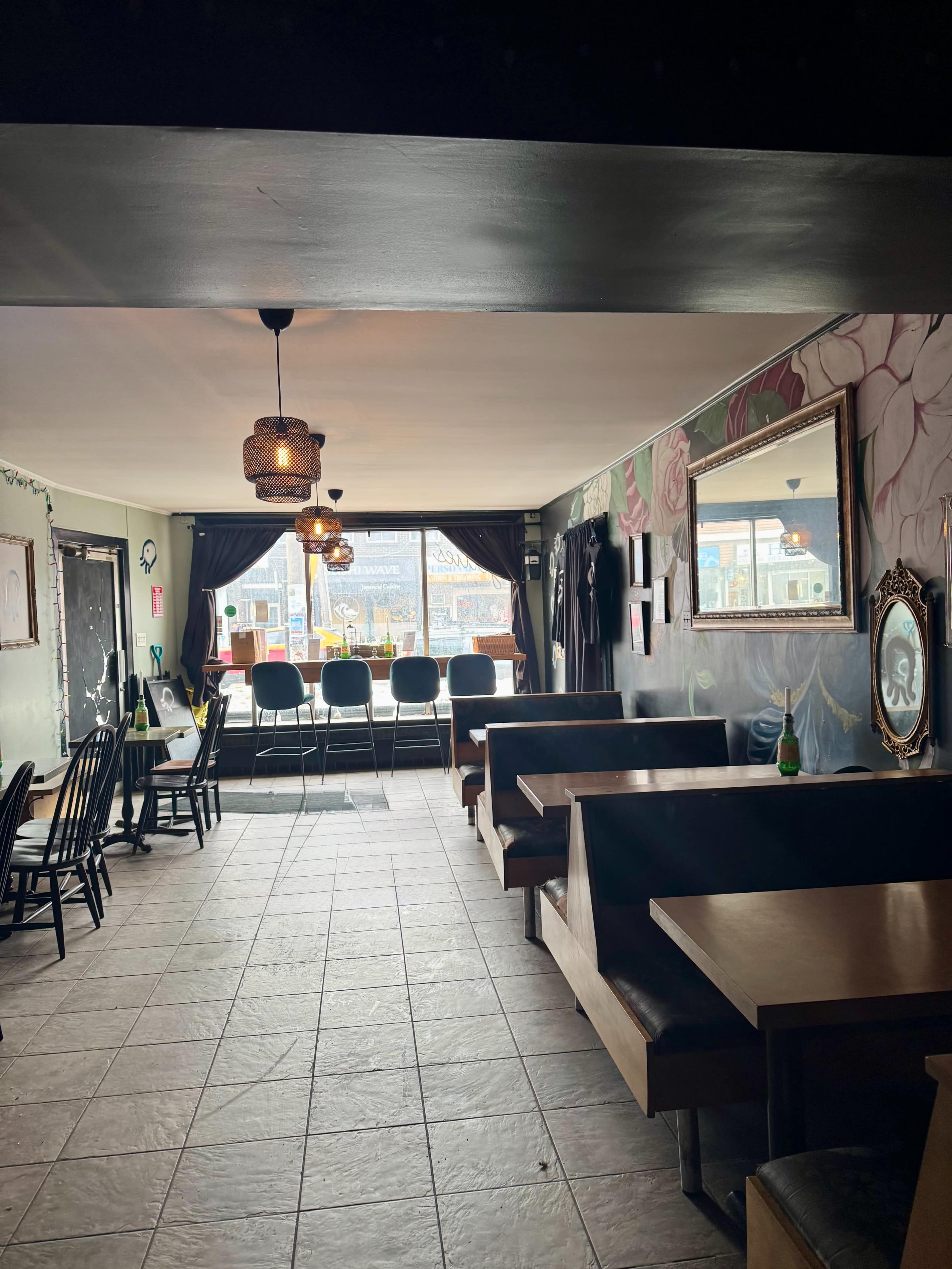 Small restaurant space on Quinpool Road Image in South End, Halifax, NS
