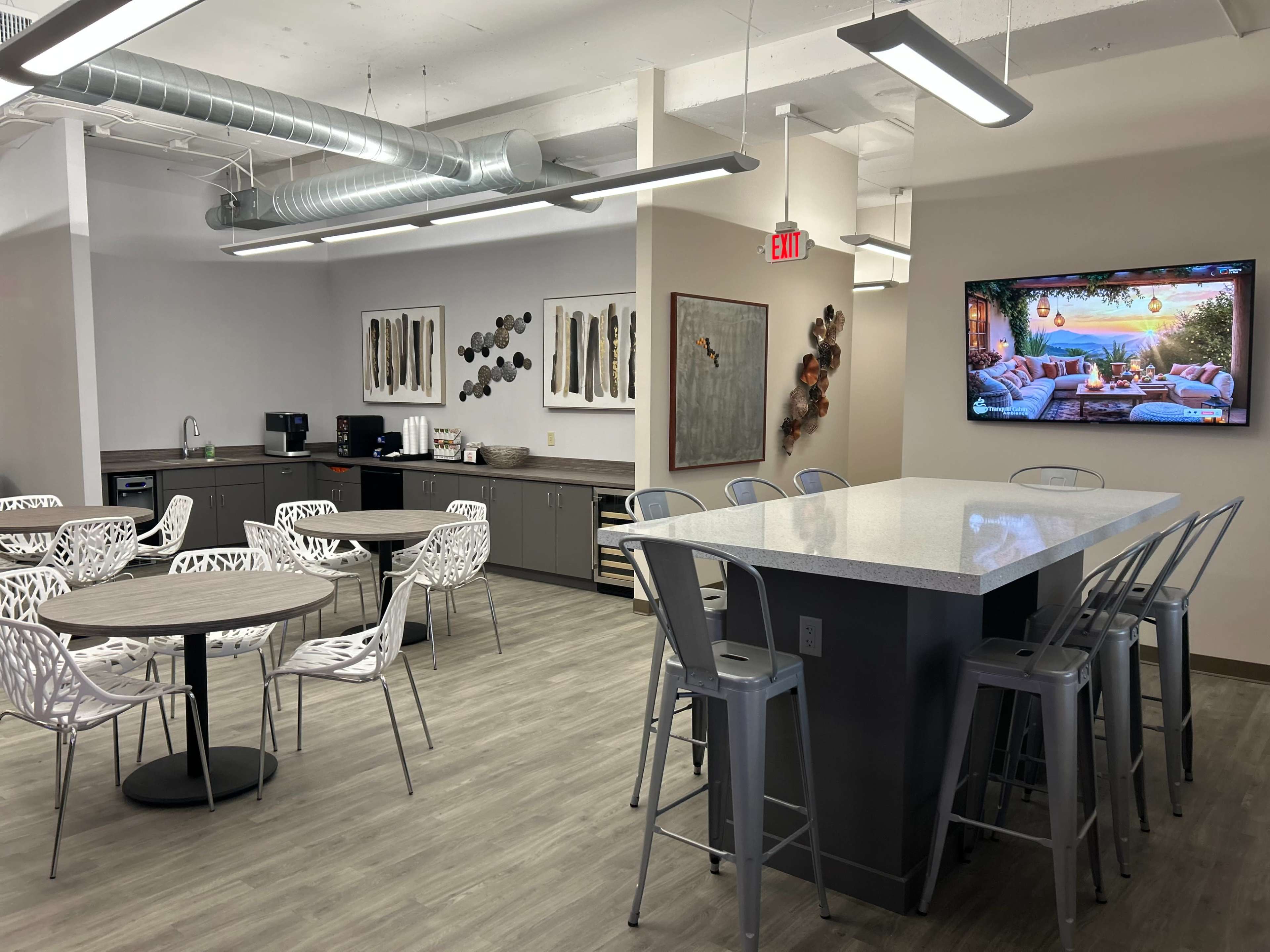 Luxury Conference Room - 6 People - Edina Image in Golf Terrace Heights, Edina, MN