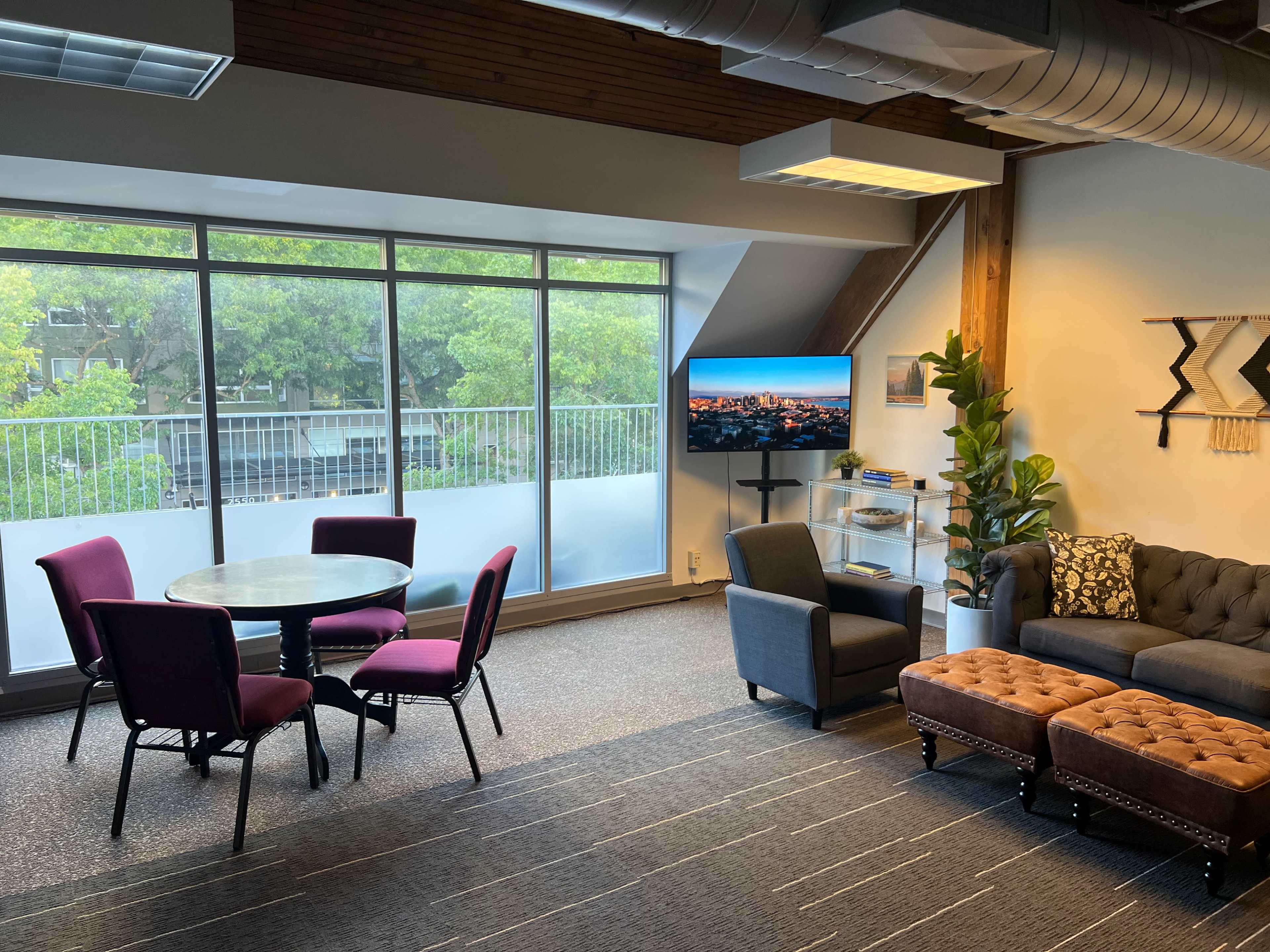 Downtown High Ceiling Event and Meeting Space near Space Needle with Deck Image in Belltown, Seattle, DE