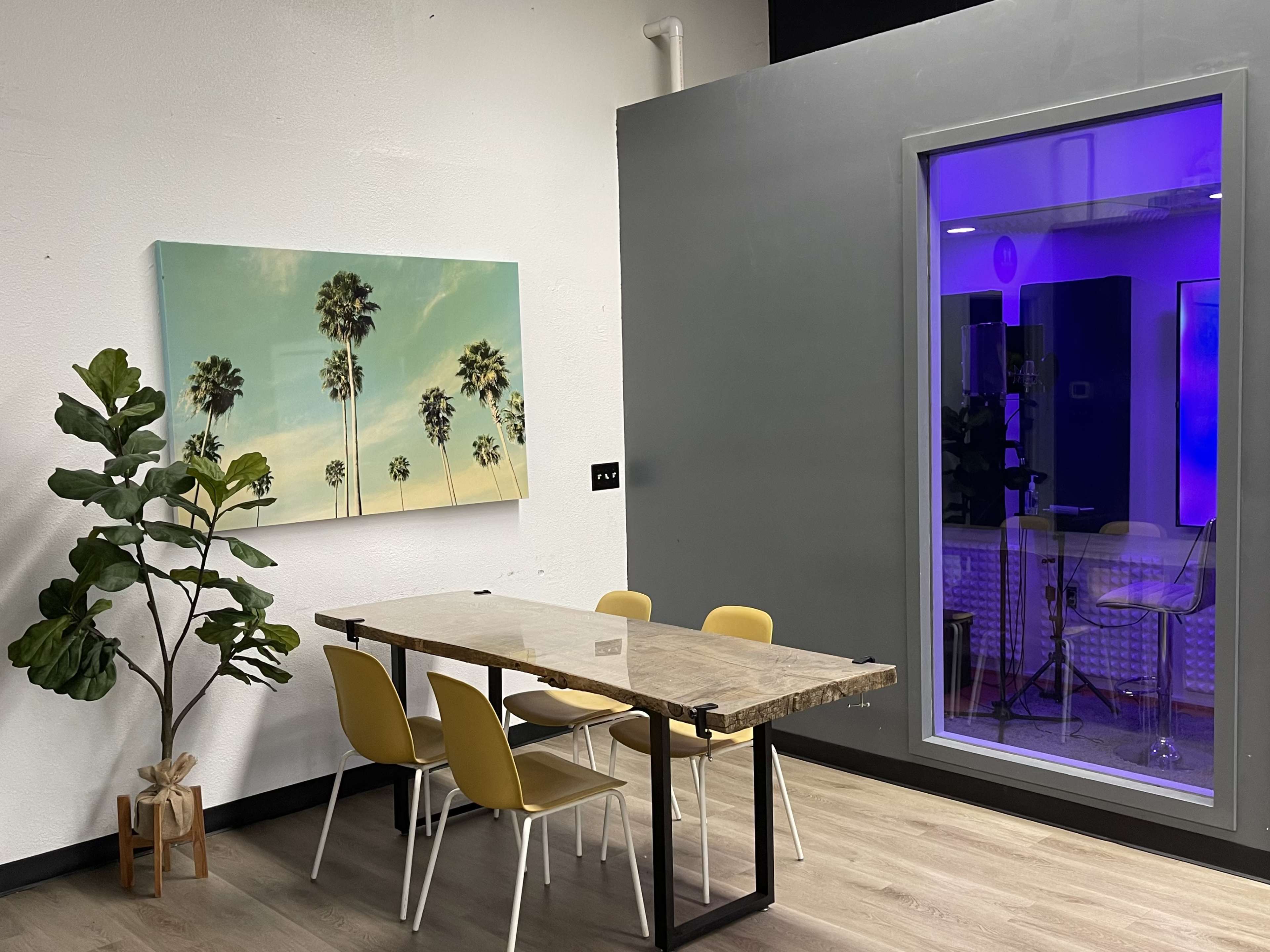 Sacramento Recording Studio with Lounge Image in Fair Oaks, Fair Oaks, CA