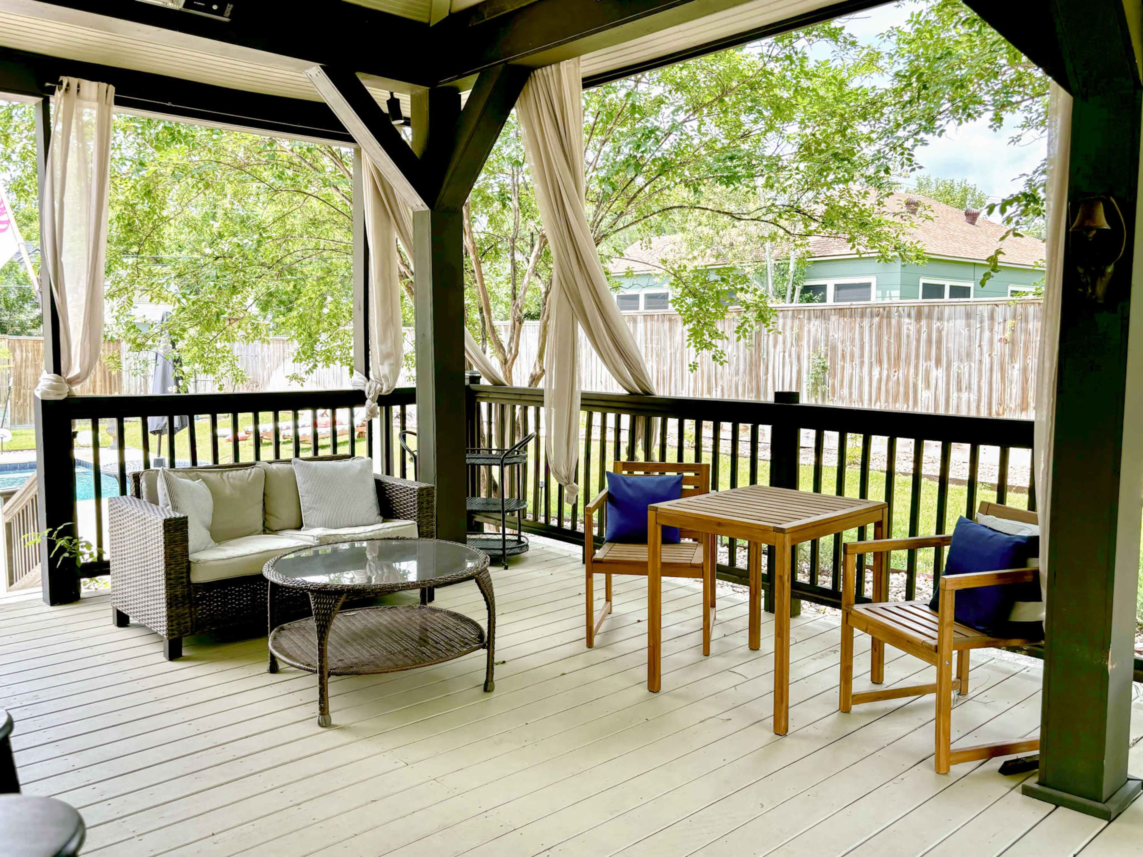 Pavilion with Outdoor Kitchen Image in Bellville, Bellville, TX