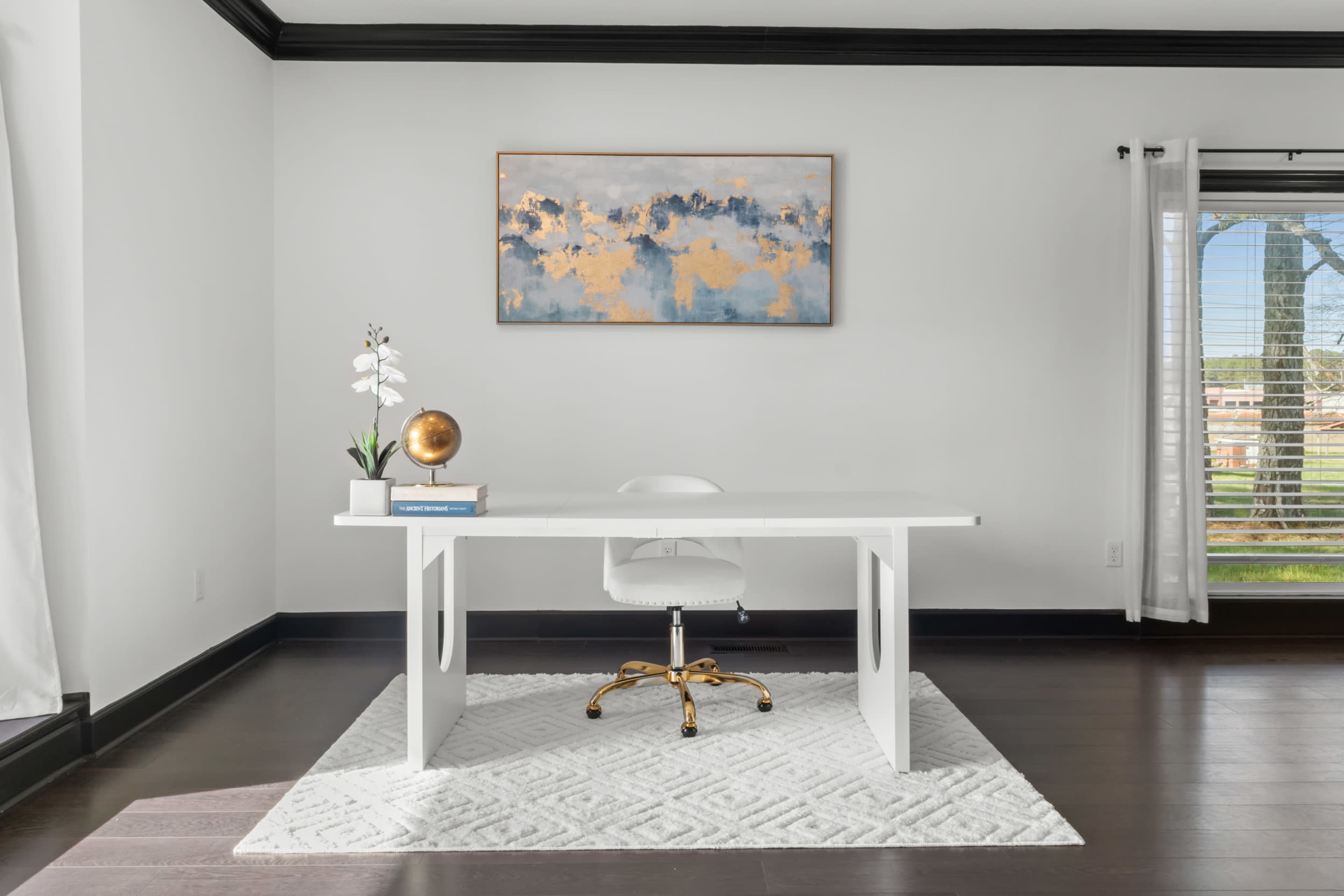 Luxurious Content Creator Studio Image in Huntsville, Huntsville, AL