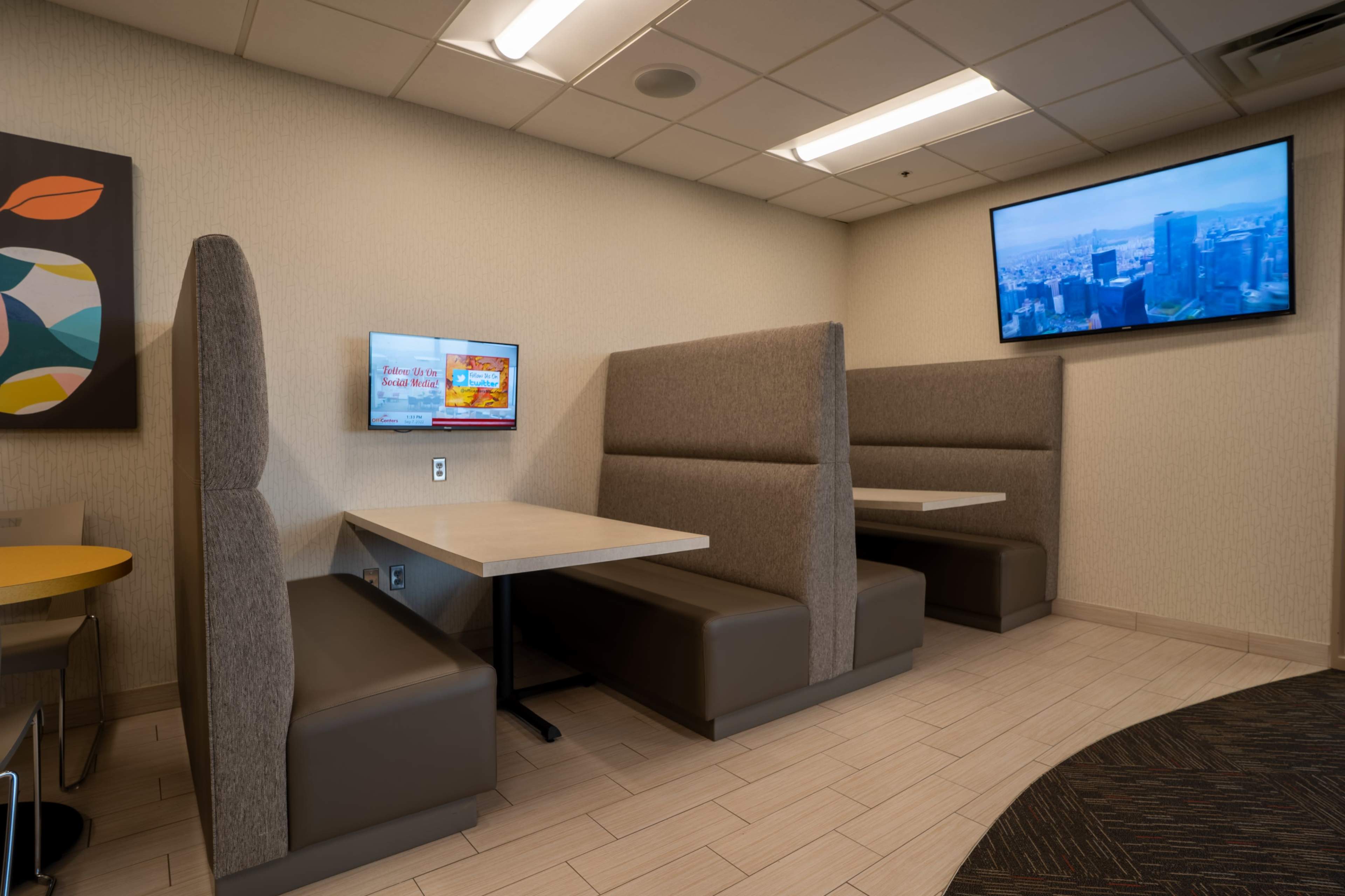 Large Training Room - Natural Light - Bloomington Image in West Bloomington, Bloomington, MN